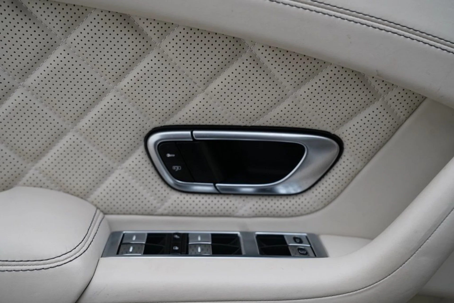 mph015_1822919161_mkn5thjg2nww8raubrzwtfcrzt3z_da5806e4e0