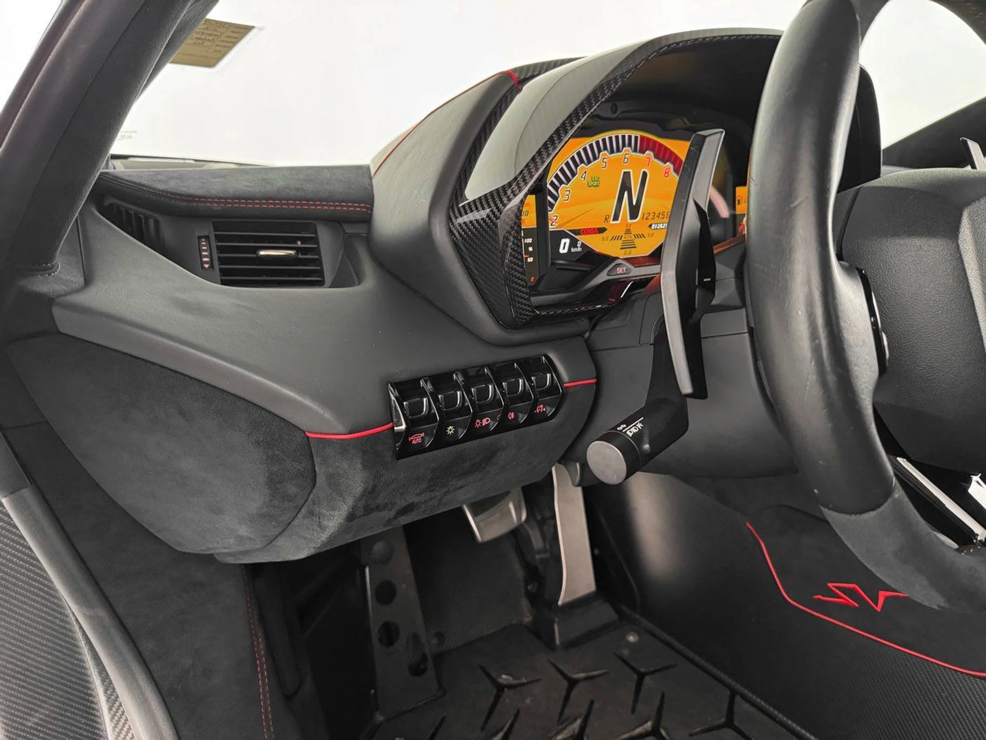 mph015_1832923444_e1f0f88b0a5842d7de3d45b461040a23x_2f83f64216