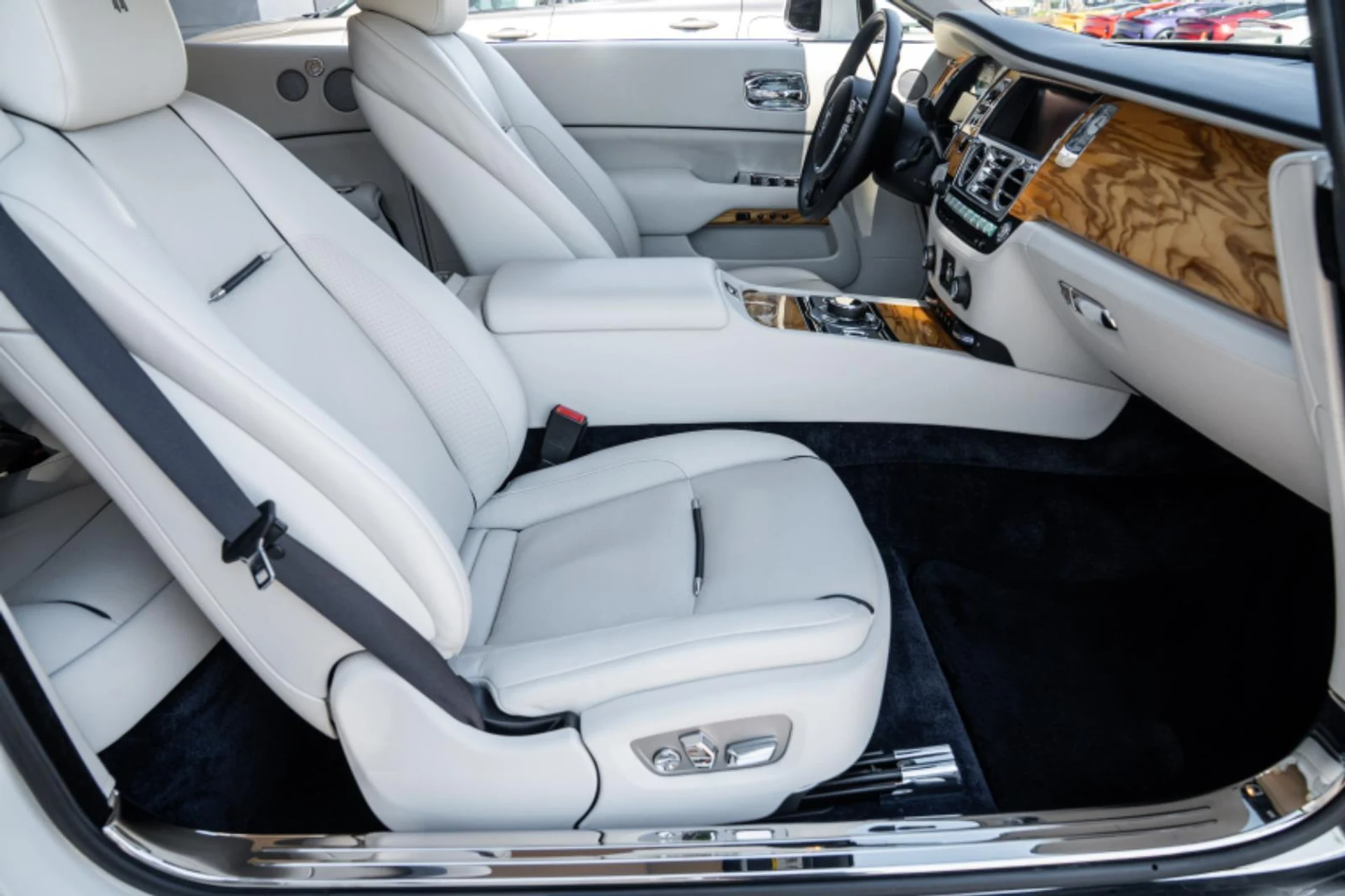 mph015_183358967_Used_2016_Rolls_Royce_Dawn_2dr_Convertible_1769595364_78ab40e34c