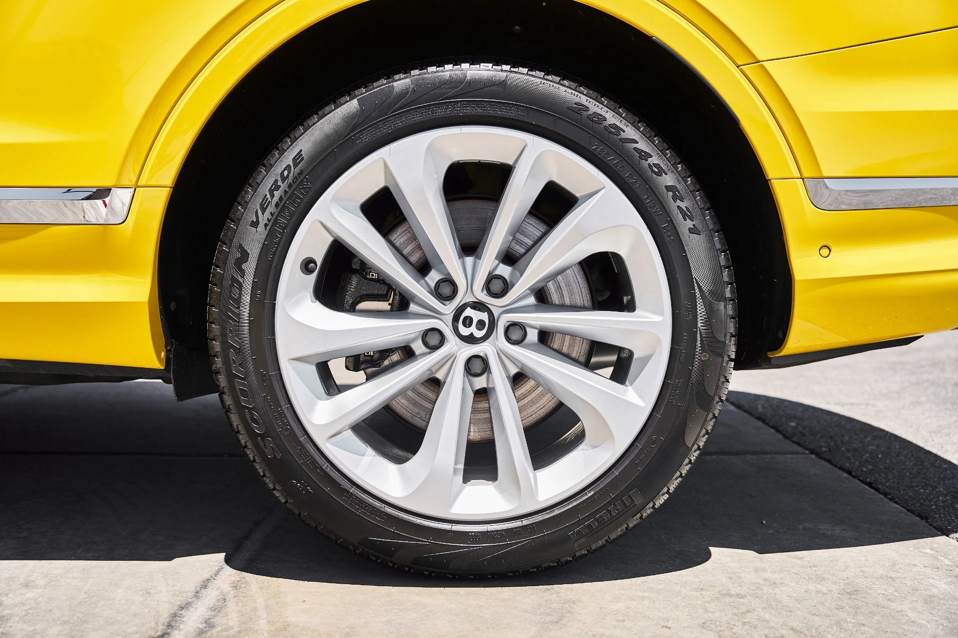 mph015_1834487295_Used_2023_Bentley_Bentayga_V8_1780708984_dbc639b1f8