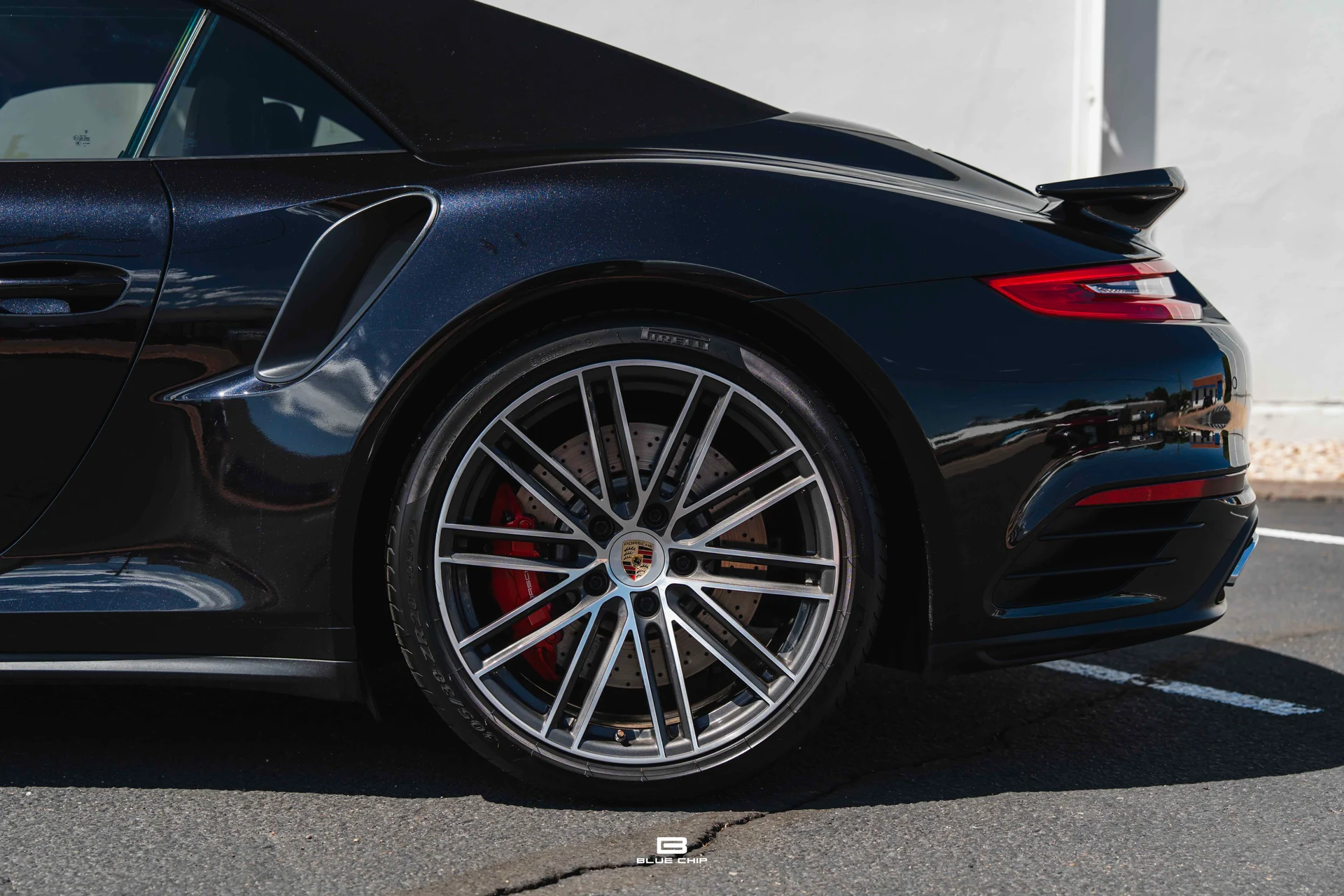 mph015_1840810524_6a2c27d6daf2af32eda29f0f_2017_Porsche_911_Turbo_16_49571640d1
