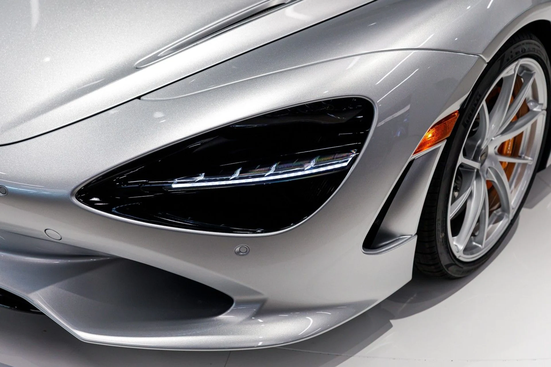 mph015_1844259293_629_p16_l_f846c25a5c