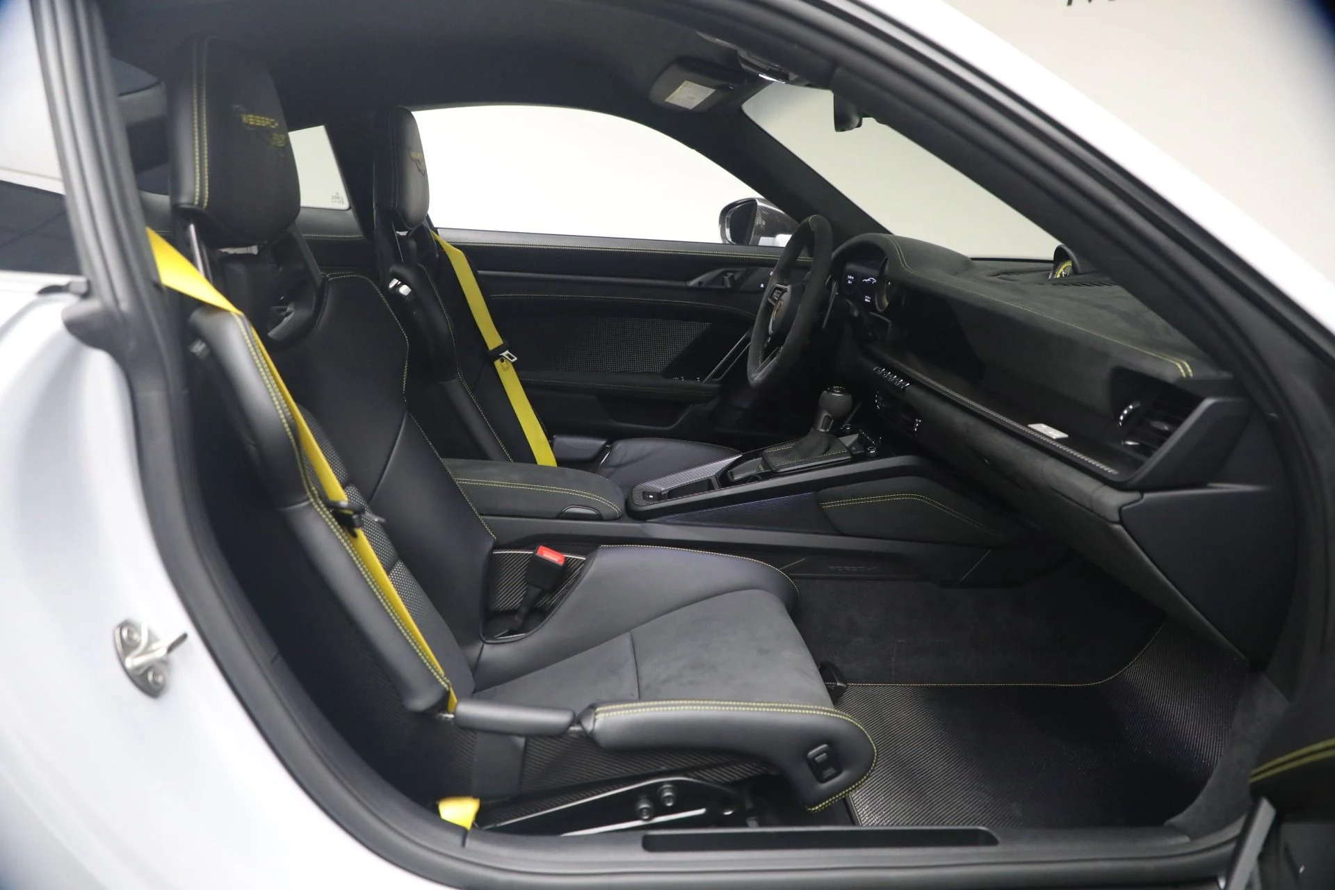 mph015_18590279_Used_2024_Porsche_911_GT_3_RS_1782768712_40b6a3832c