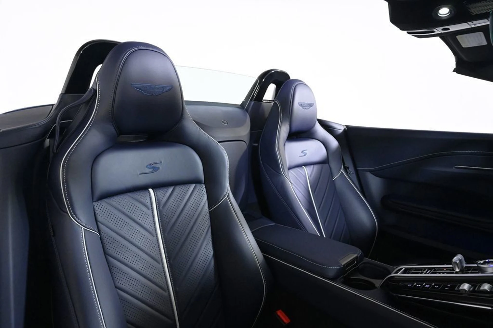 mph015_1862214055_new_2026_aston_martin_vantage_sroadster_11350_23022148_16_1024_4387d4fd02