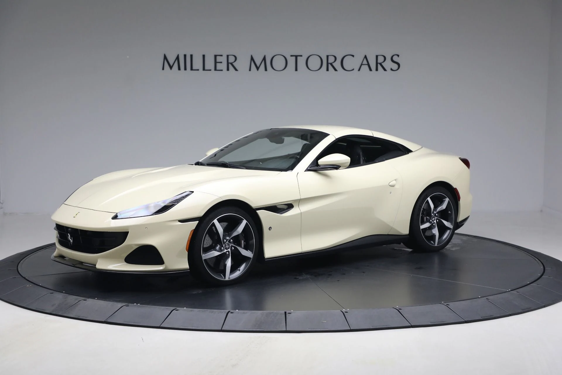mph015_1863042469_Used_2023_Ferrari_Portofino_M_1767989995_1d62fa38a3