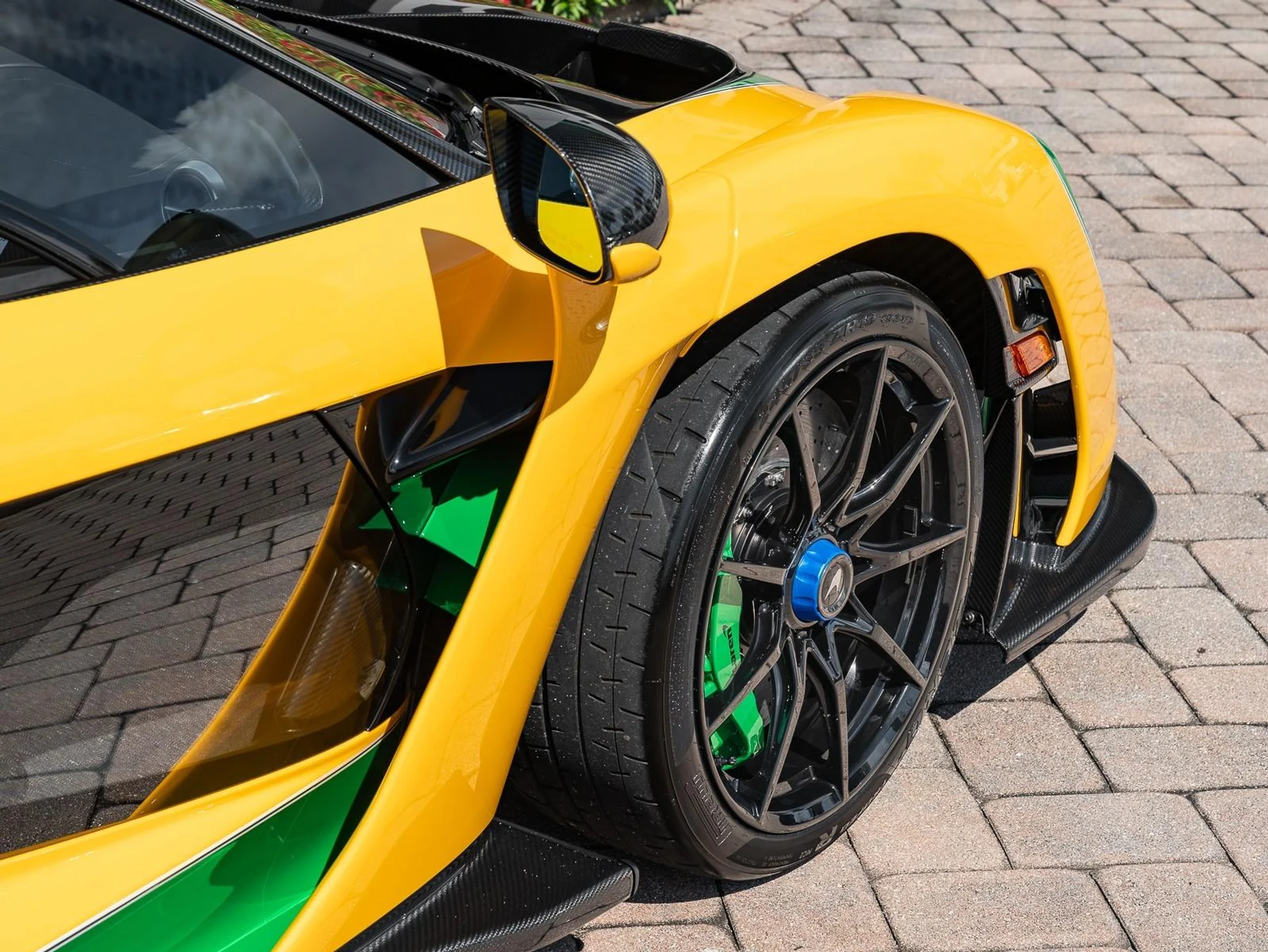 mph015_1869003222_Used_2019_Mc_Laren_Senna_1757779902_981bc6f72a