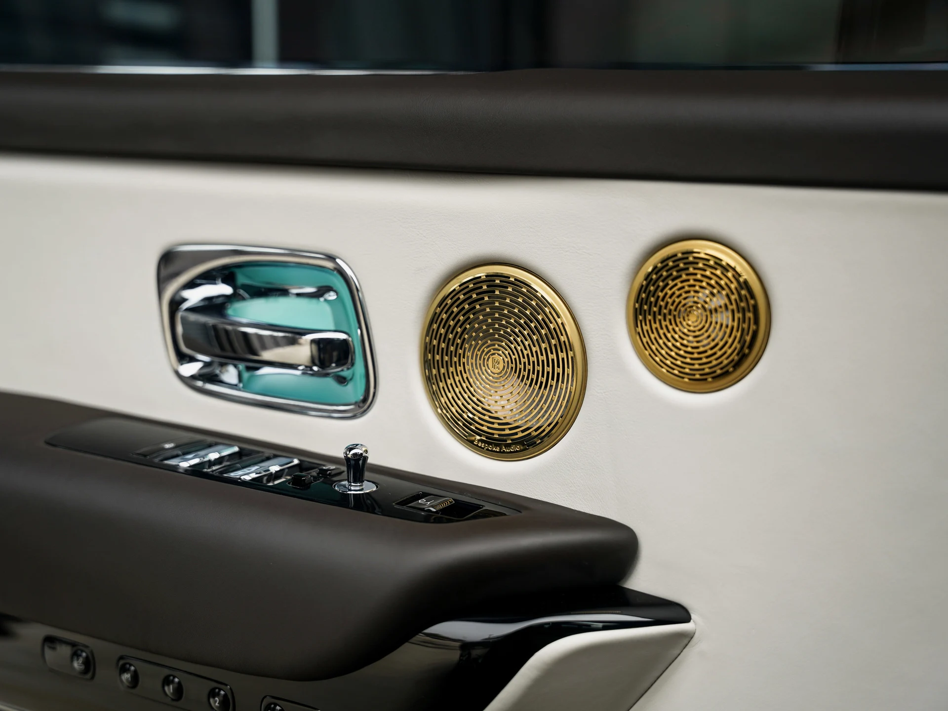 mph015_187418387_16_037fcf0028