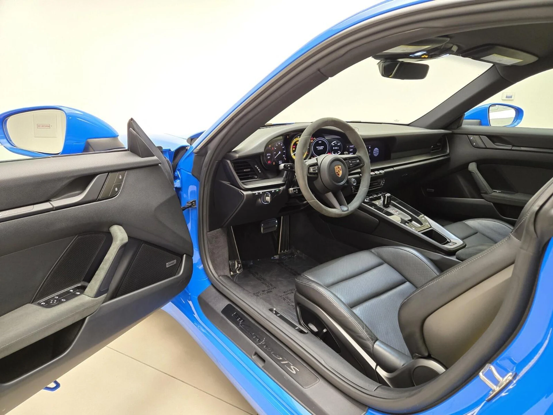mph015_1879238758_Used_2022_Porsche_911_1768891656_05c0c69e13