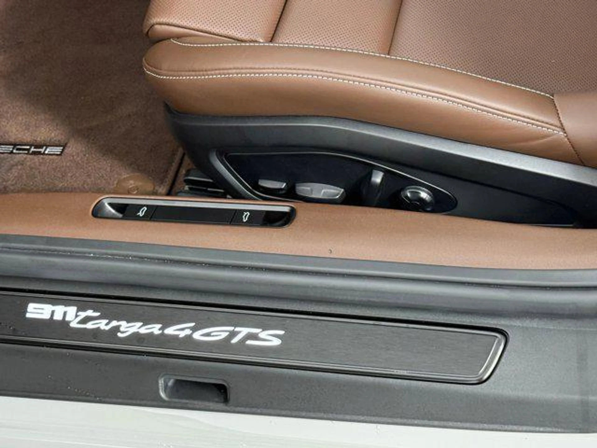 mph015_1880862821_XLLW_Niz2cu8_Vr6_Xp4i_X_Jjar_T60_30066d6b37