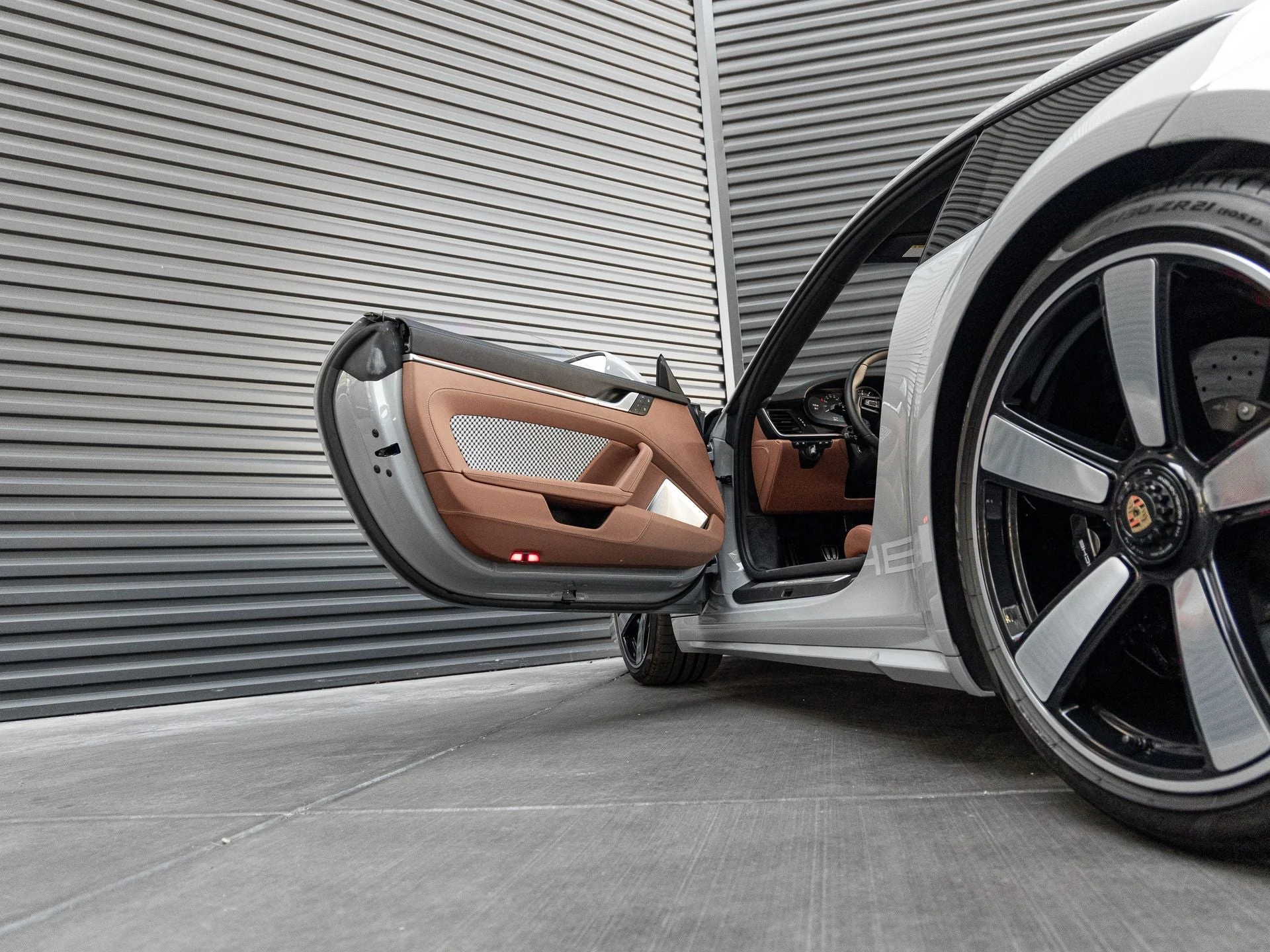 mph015_1886837319_16_0175042895