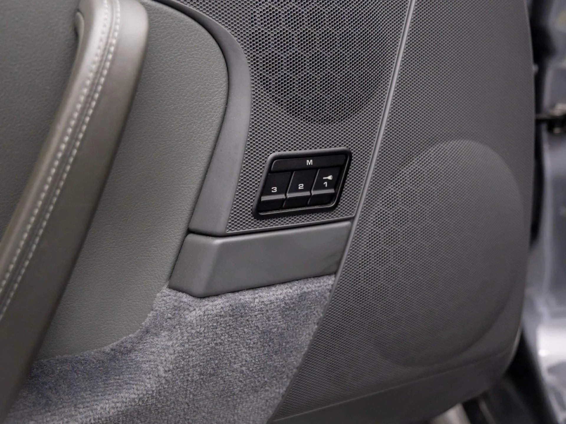 mph015_1891671651_5d373056cda0d881d8ca8d971e755255x_d089615f33