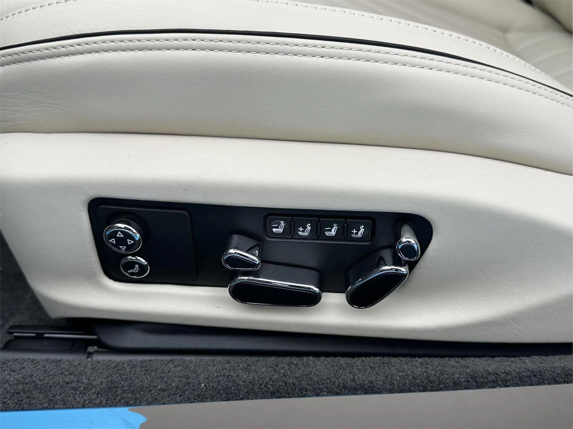 mph015_1892936931_e8e3c478bee04a43ee61a66a3a2556f1_644b71c05d