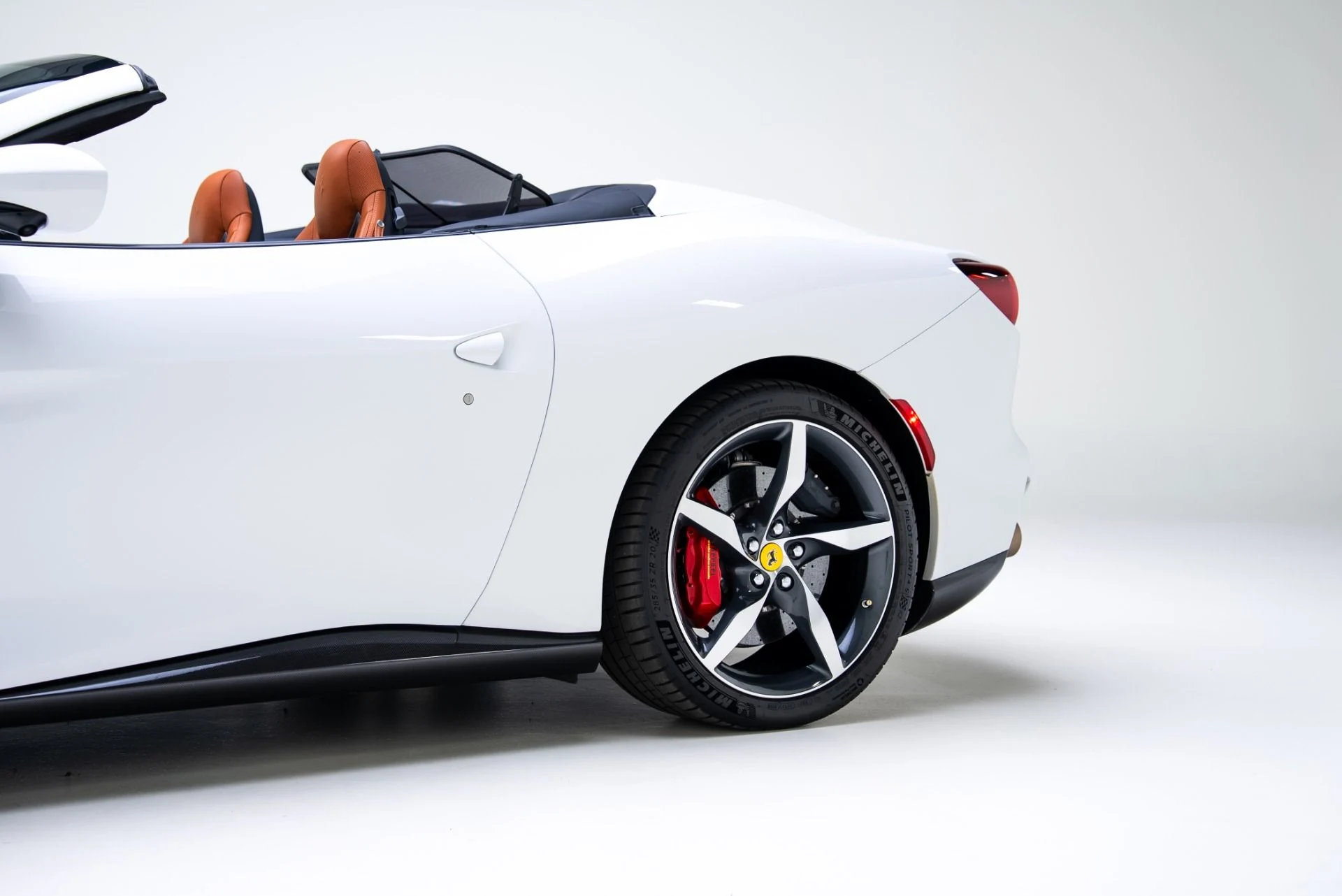 mph015_1893974211_Used_2022_Ferrari_Portofino_M_1769556173_9ebed5f1ed