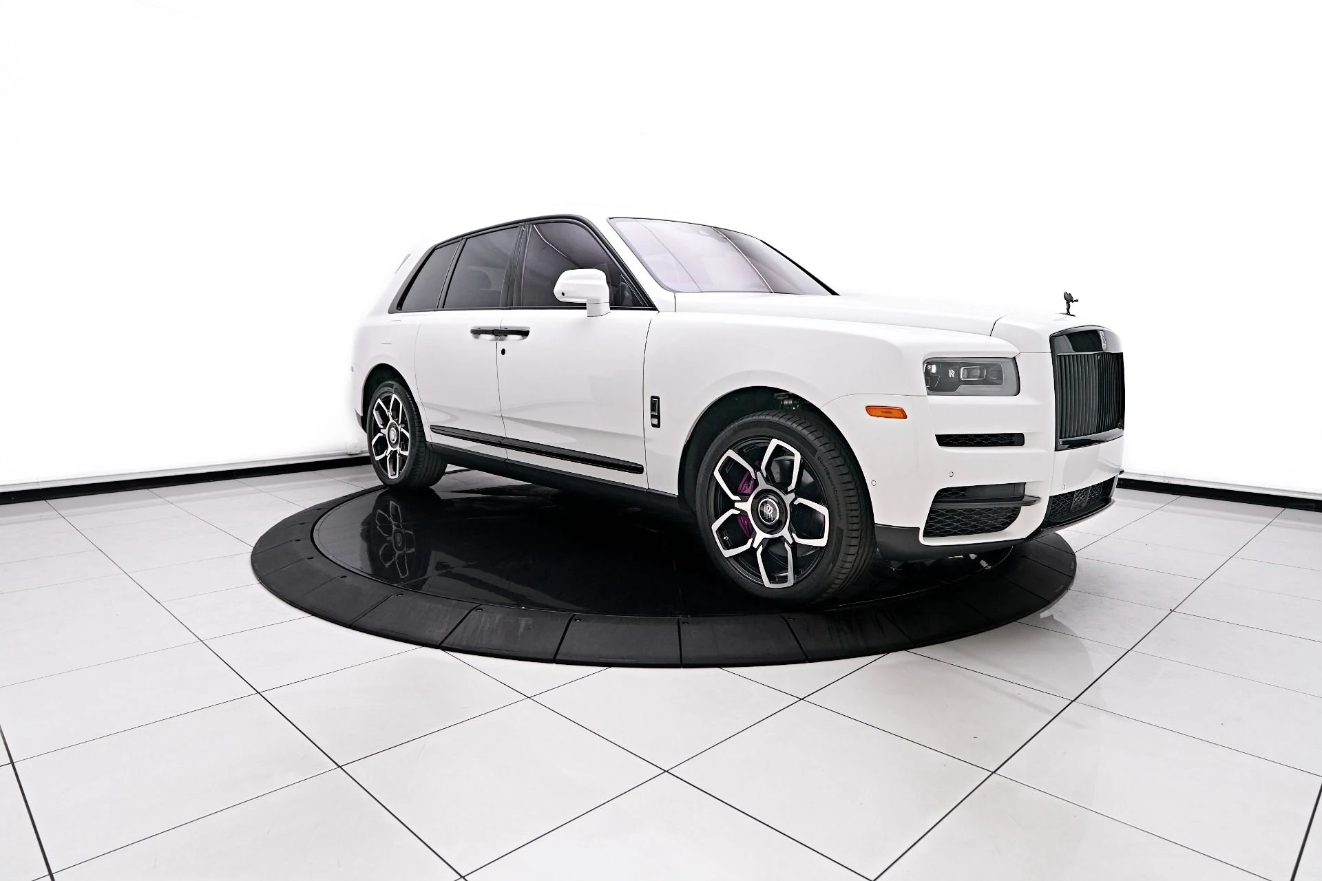 mph015_1896874479_Used_2024_Rolls_Royce_Cullinan_Base_1754099306_ee796c0218