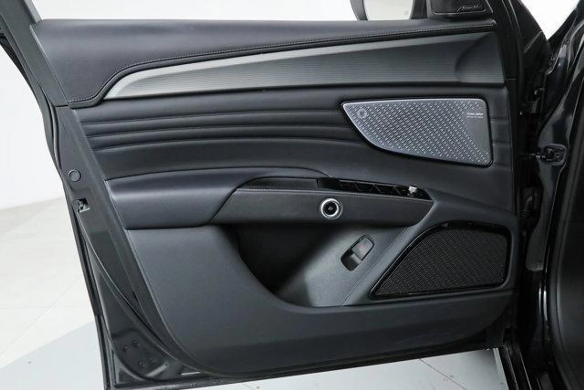 mph015_1915758540_l3d_CN_4_jk_OC_1_O8ksk_PQM_Yp_K_Ytj8_b2f3982f86