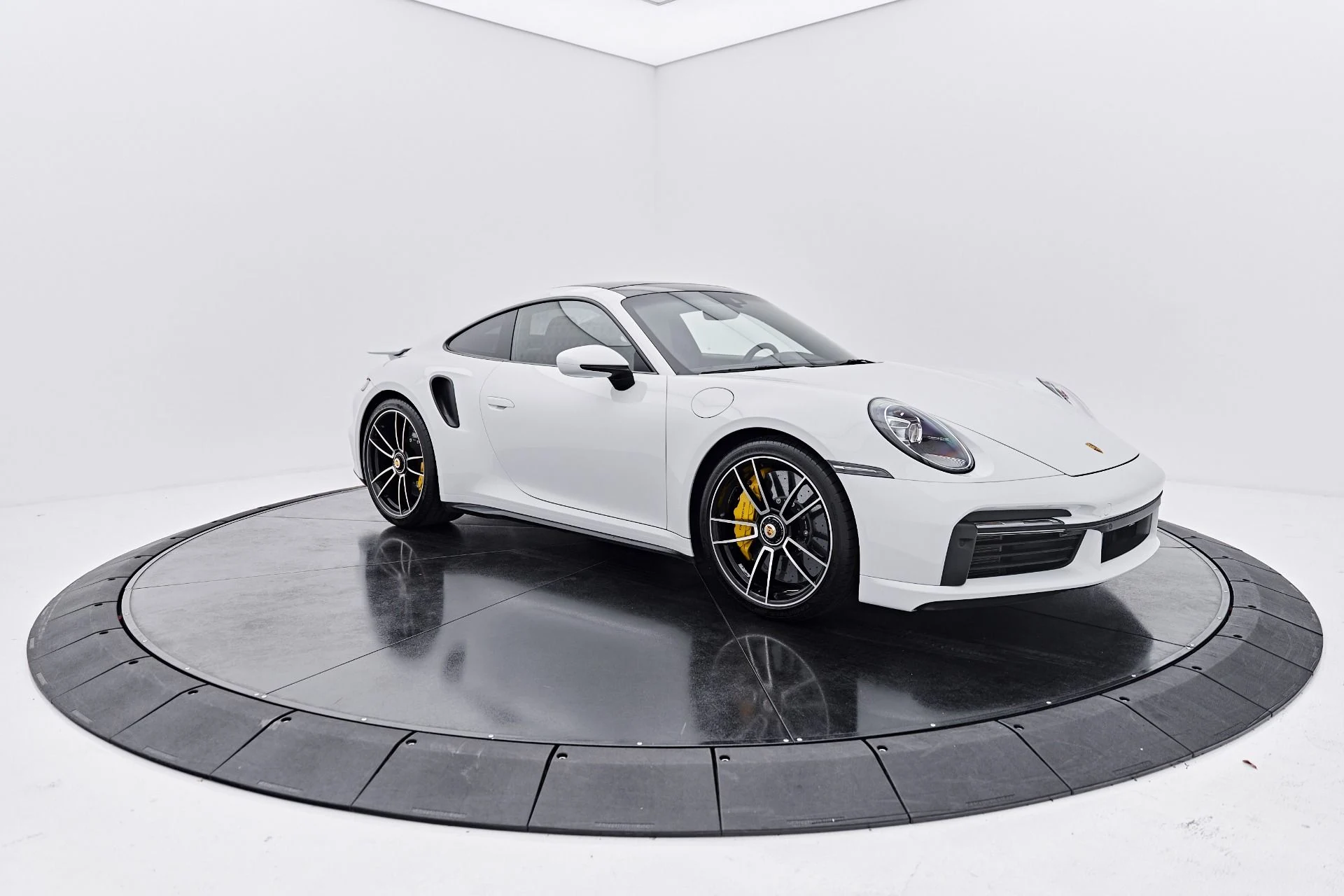 mph015_1917384976_Used_2022_Porsche_911_Turbo_S_1790299714_26b049a60f
