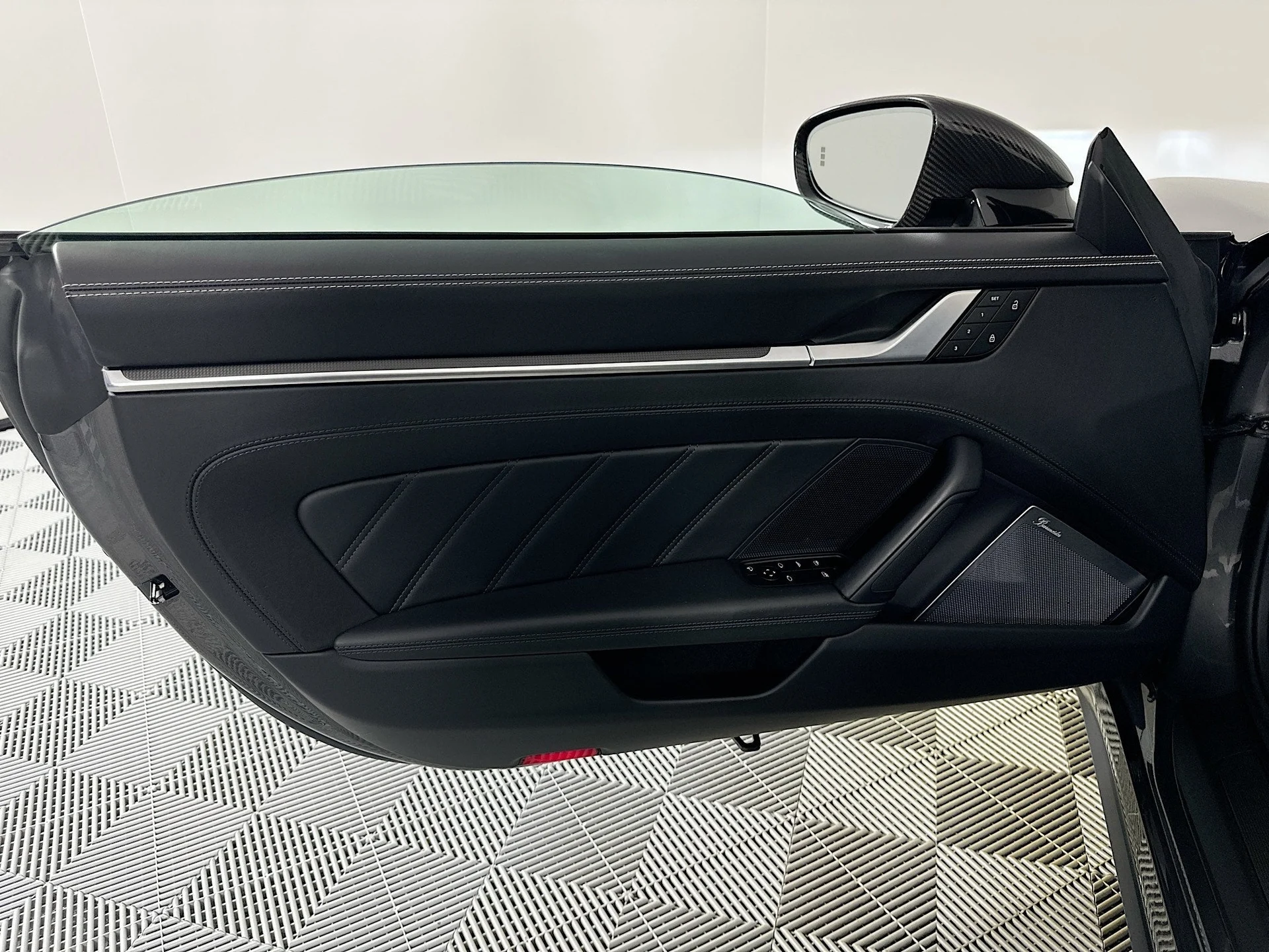 mph015_1920496694_16_4ae03819ff