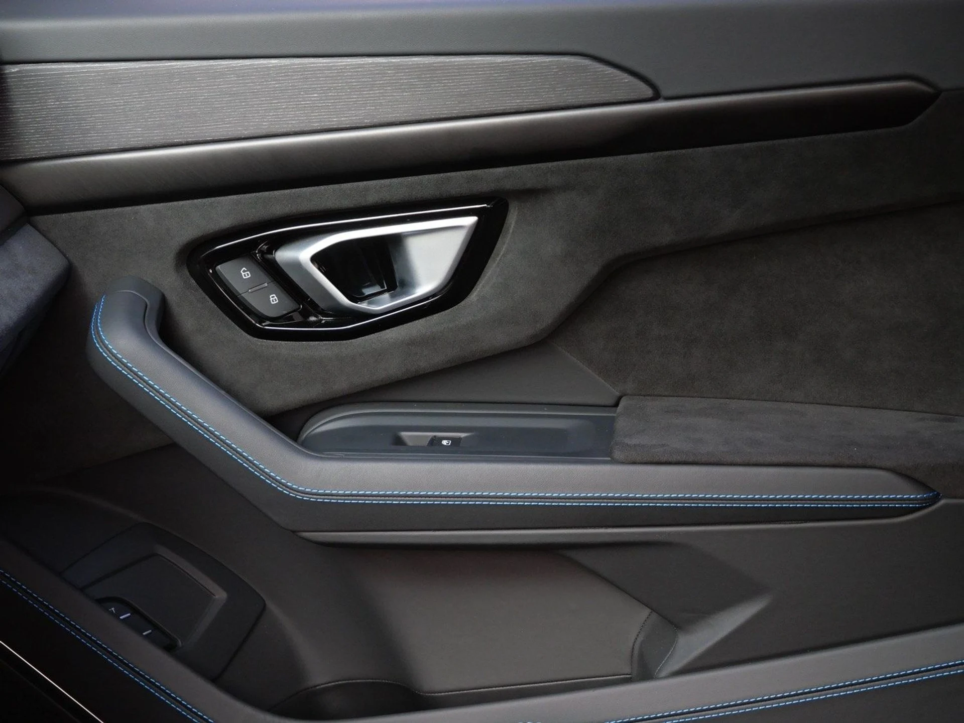 mph015_1922884459_fe5fe99f0ee068ad74a6d6cada0e6c03x_970d2ee446