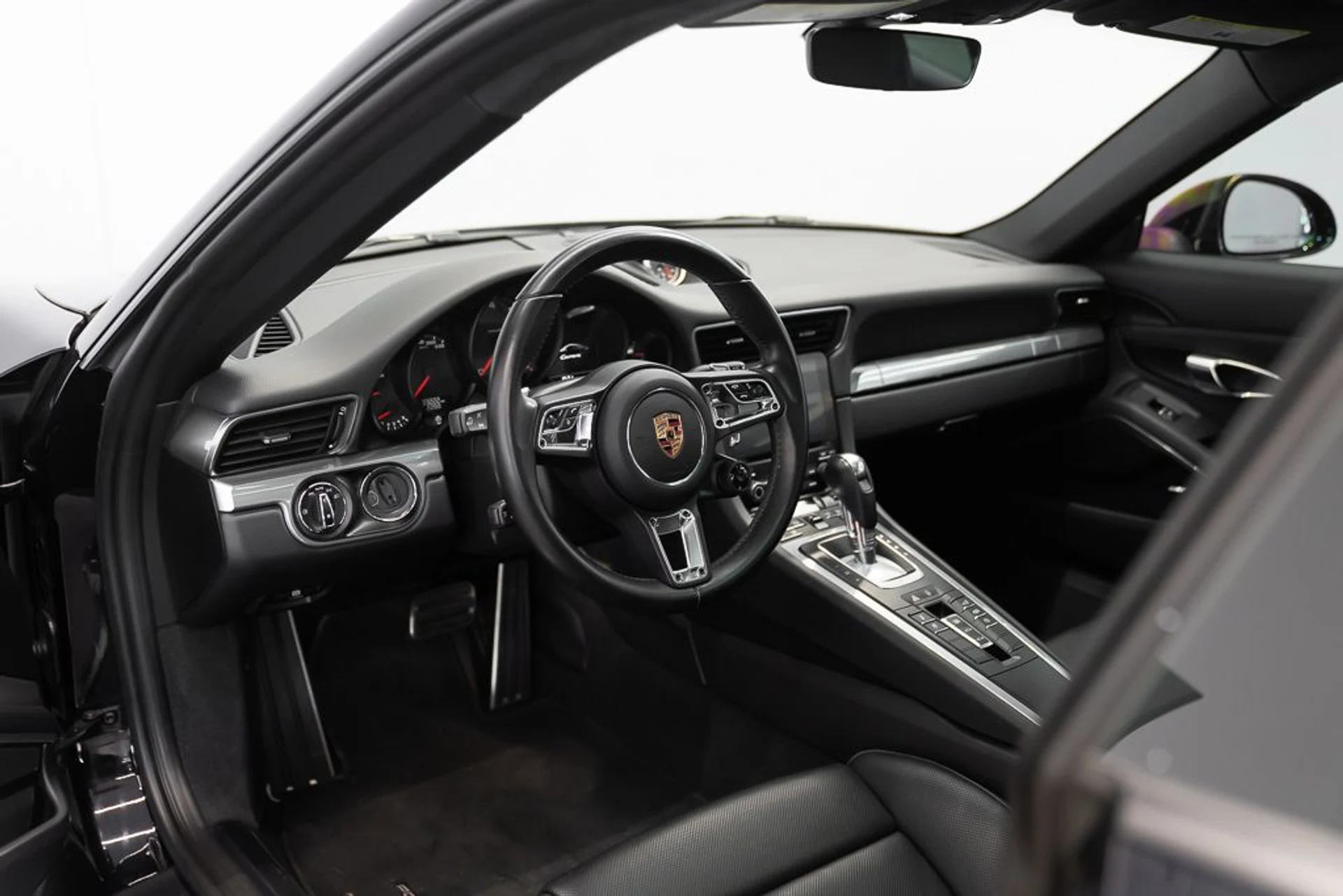 mph015_1925147048_porsche_911_2017_1854480591