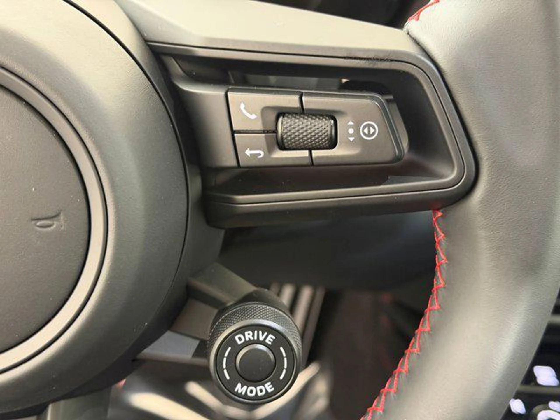 mph015_1925236451_d_UXJ_La_Z_Qf_Ih_Ugmmor2sgp_I_If_LJM_8baa3794df