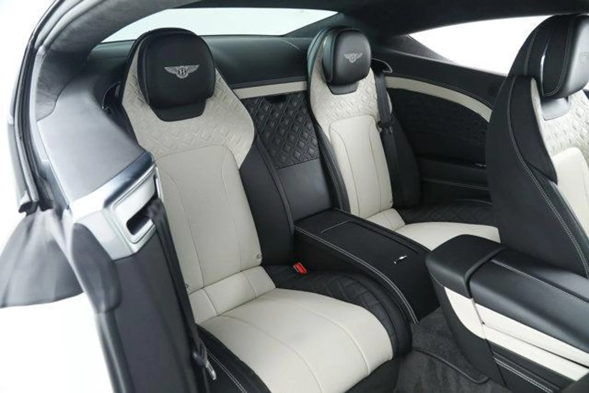 mph015_1926704259_Baf_Jptdv_Q49_Ok_Lsyx_Nm6z8a_M7w_1a614799b2