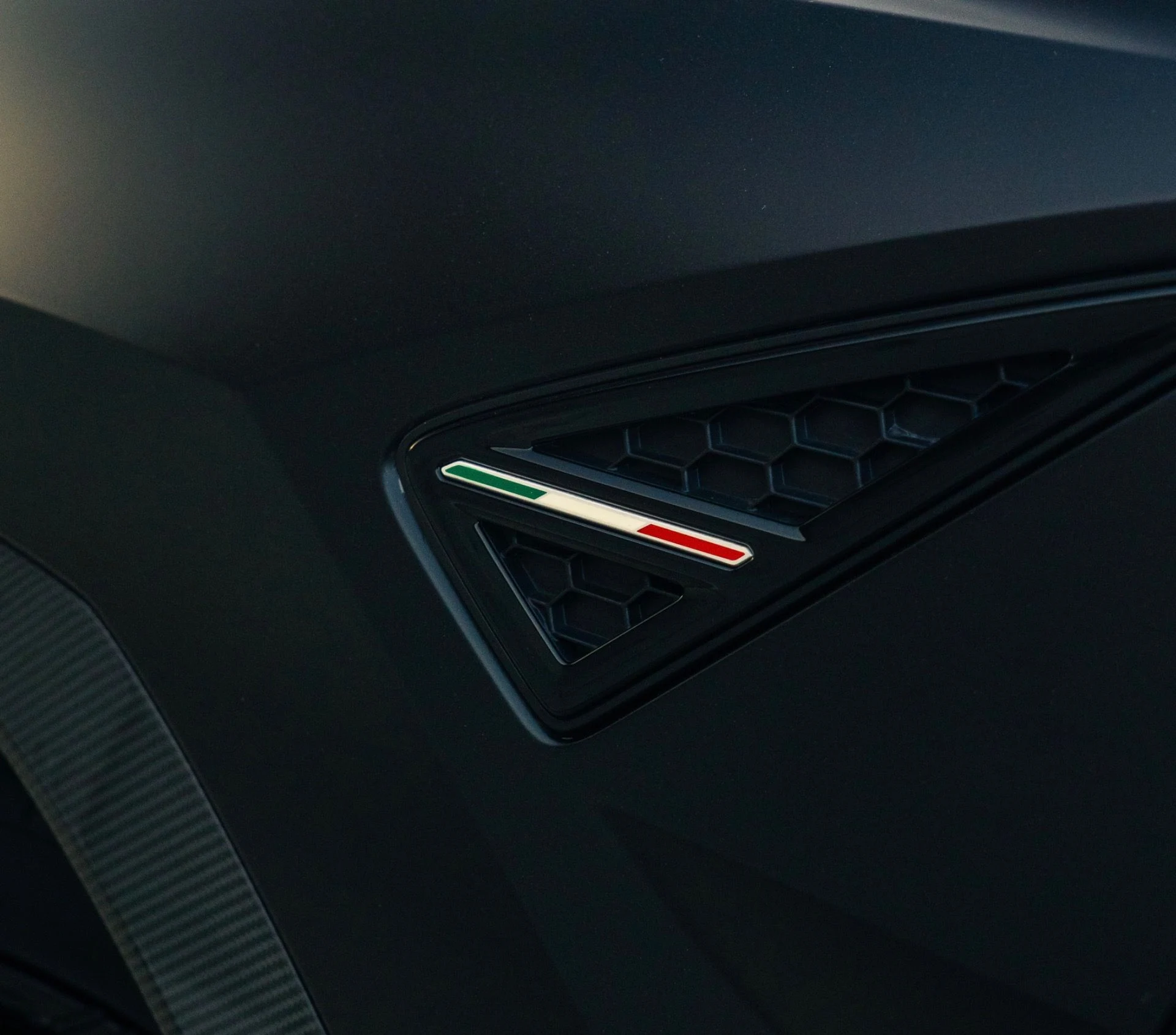 mph015_1937738573_Used_2023_Lamborghini_Urus_Performante_1774898175_cbe246a968