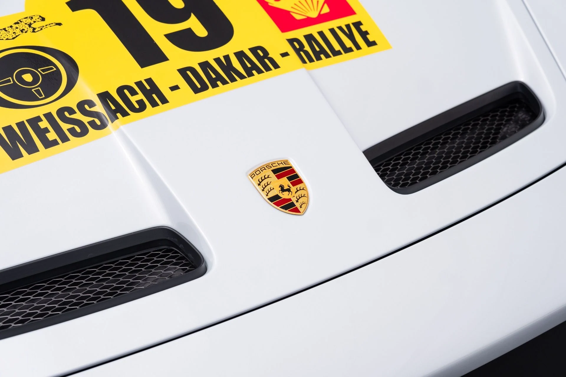 mph015_1941614211_Used_2024_Porsche_911_Dakar_1780610105_4a43e0c0b8