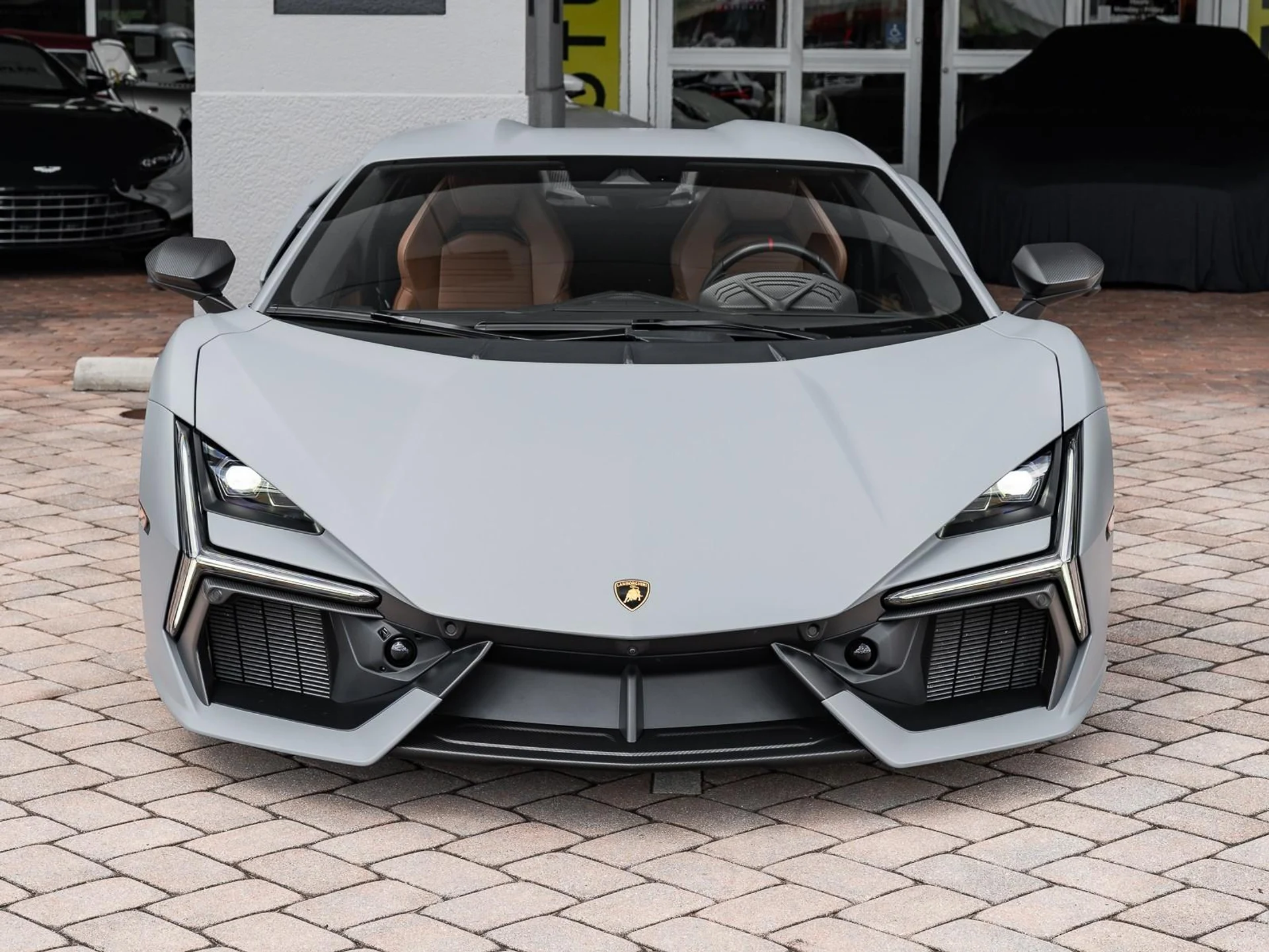 mph015_1949437380_Used_2024_Lamborghini_Revuelto_1758910275_985e56d187