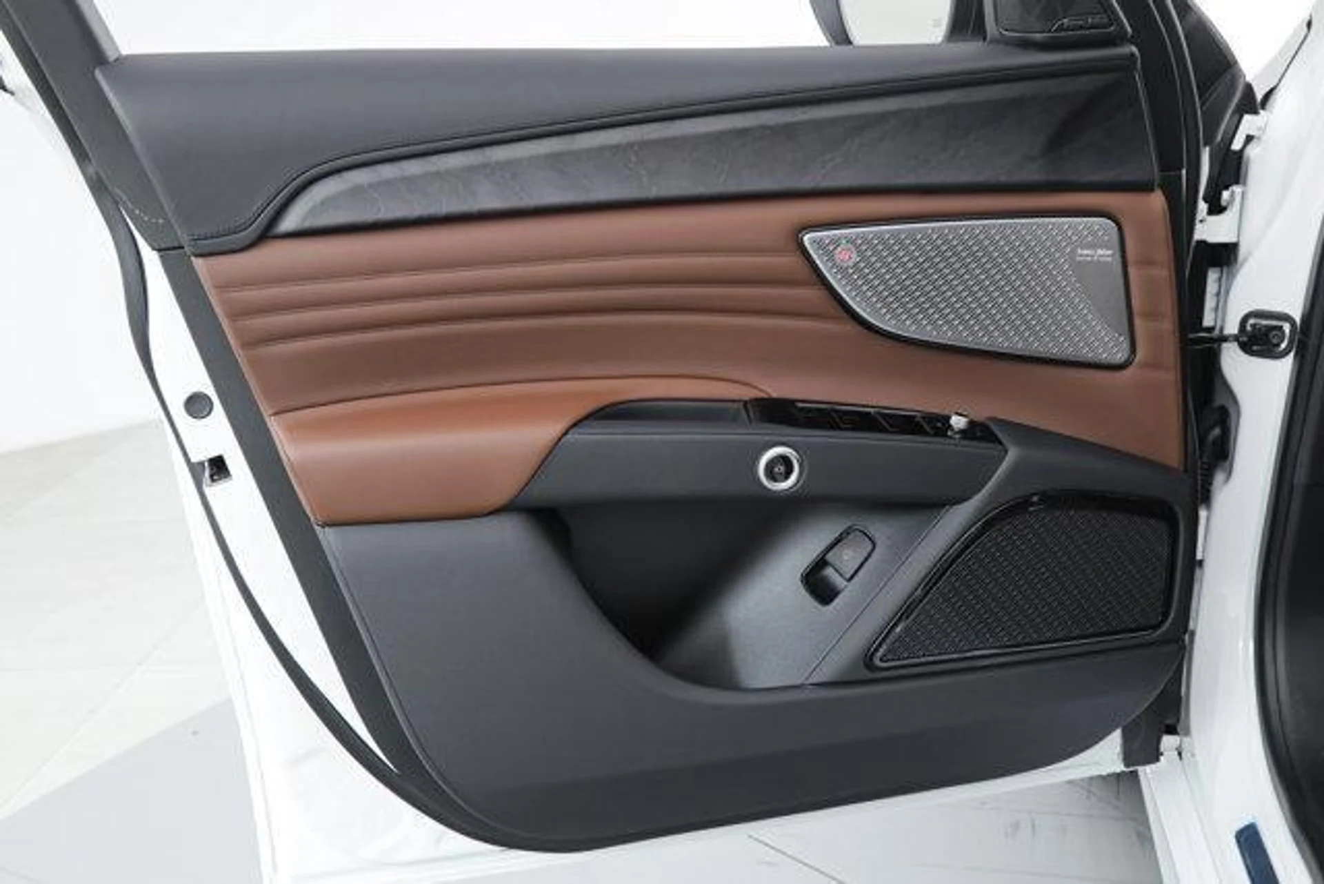 mph015_1949839541_Gp_Z8u6_Svoay_F_Qt_MCXFB_Ed_Gs_Q_Qdo_5c0b268652