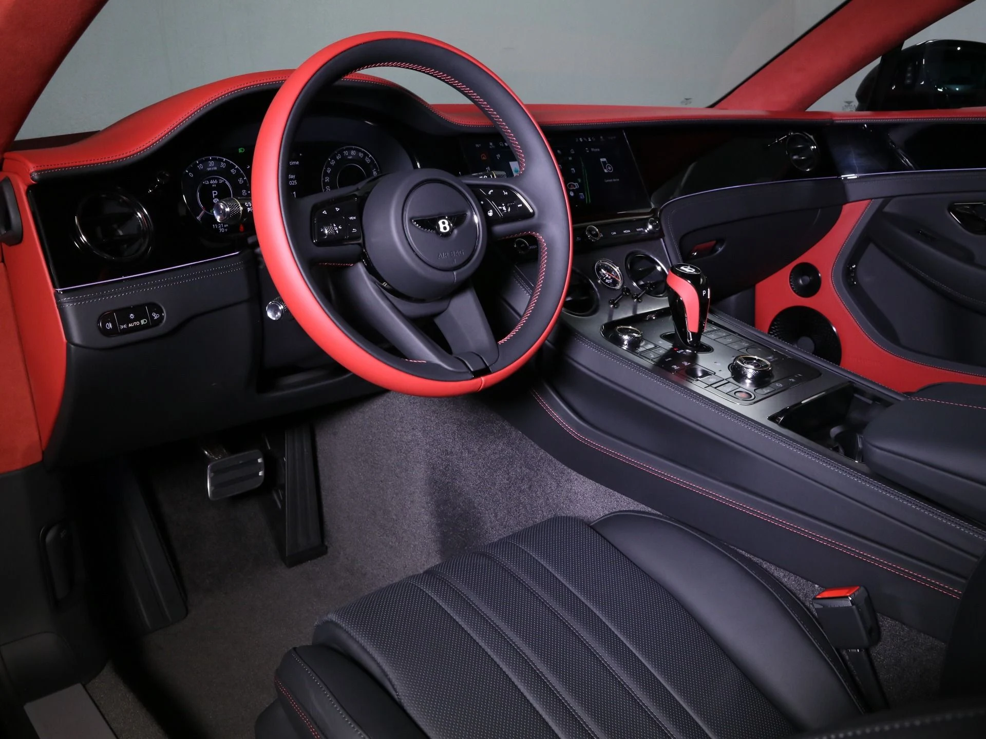 mph015_1950552681_New_2025_Bentley_Continental_GT_1756798536_b7f2e36497