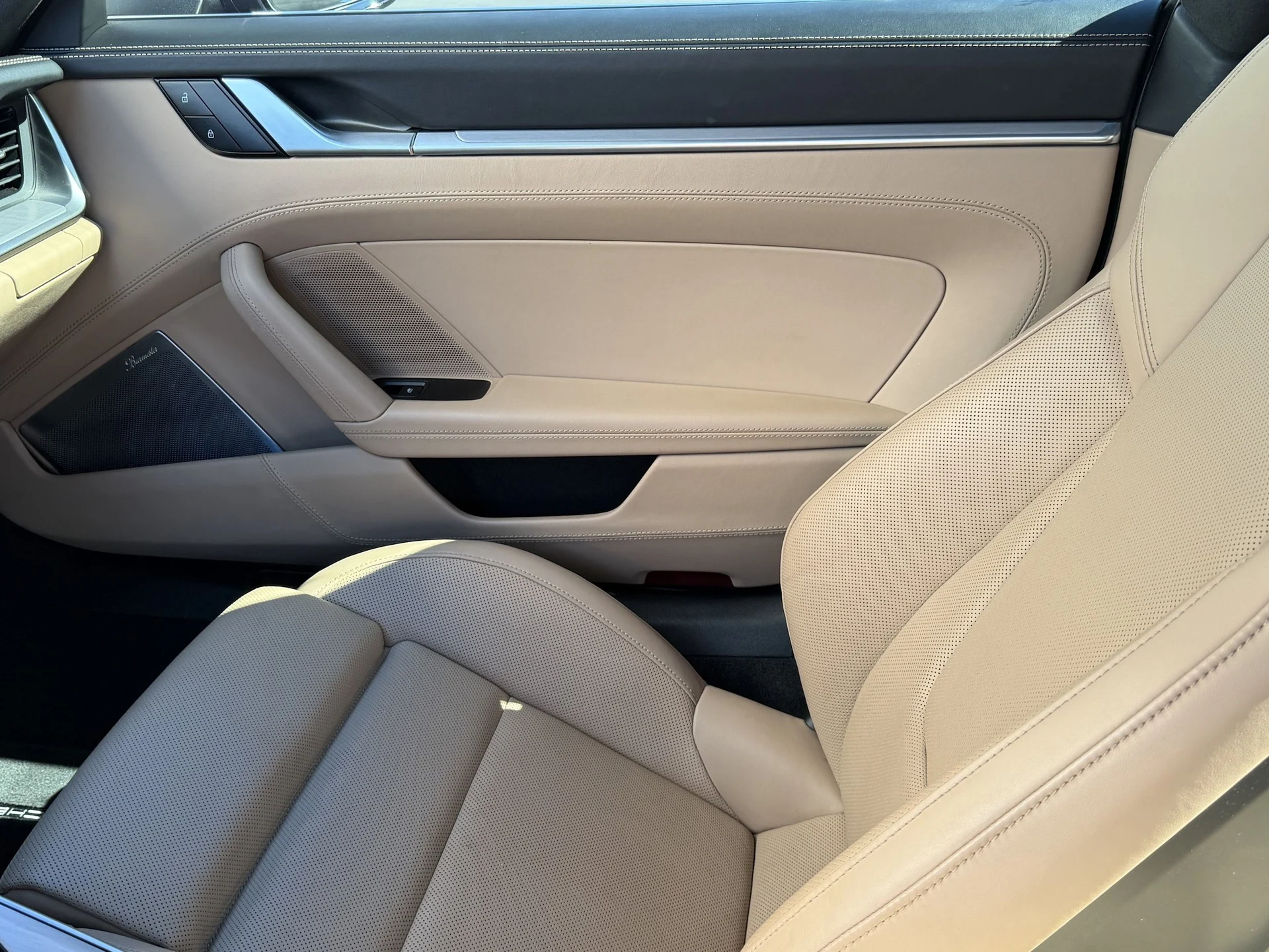 mph015_1954690604_a5b268de06253c9032ab73c1b9bb4bb8x_30085e6b9d