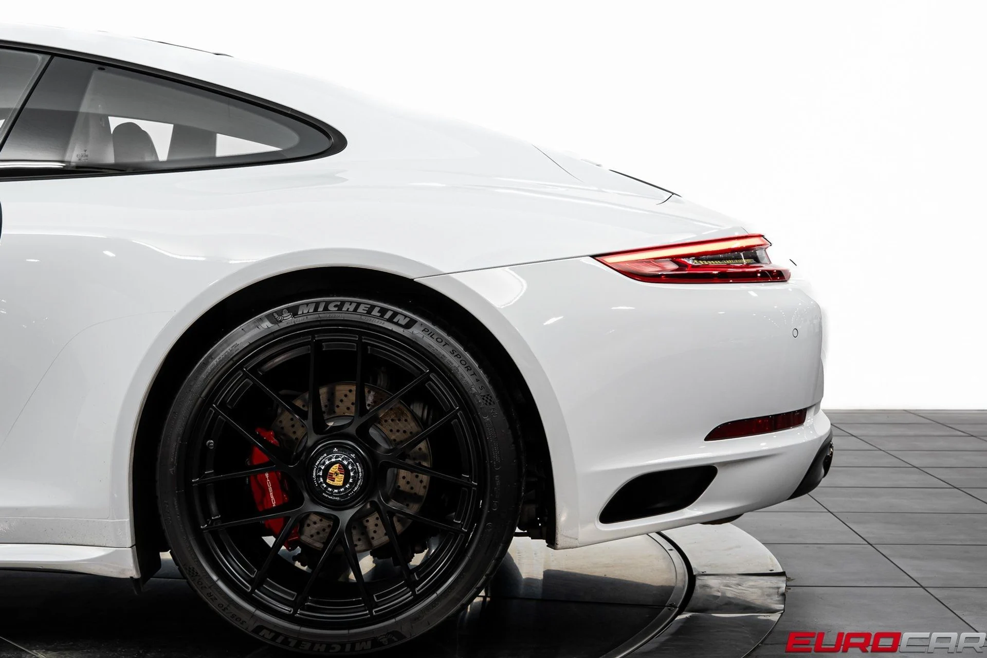 mph015_1962721453_image_16_821da5b81f