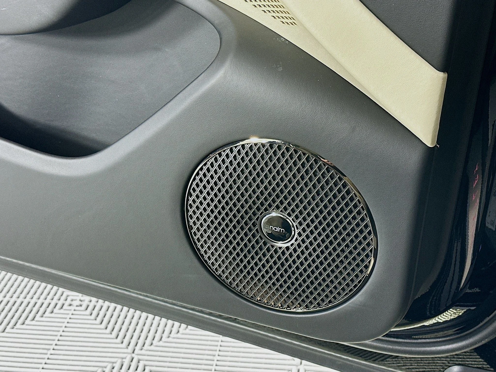 mph015_1962822213_16_00f5d2d2f4