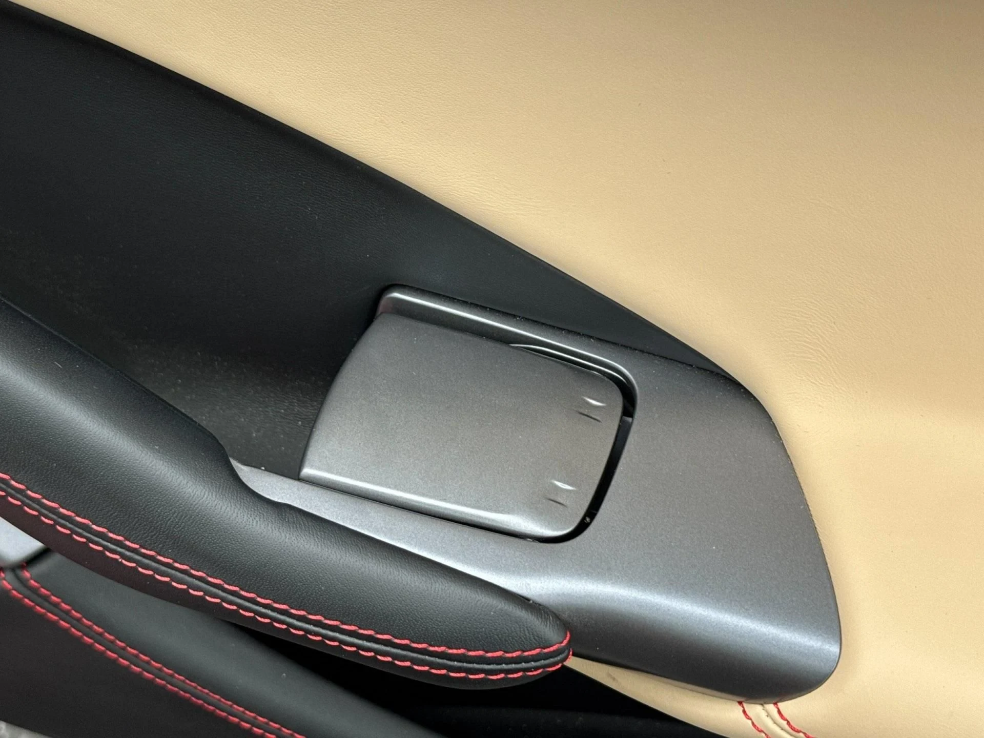 mph015_1963029229_Used_2019_Ferrari_Portofino_1769594635_fdbf389938