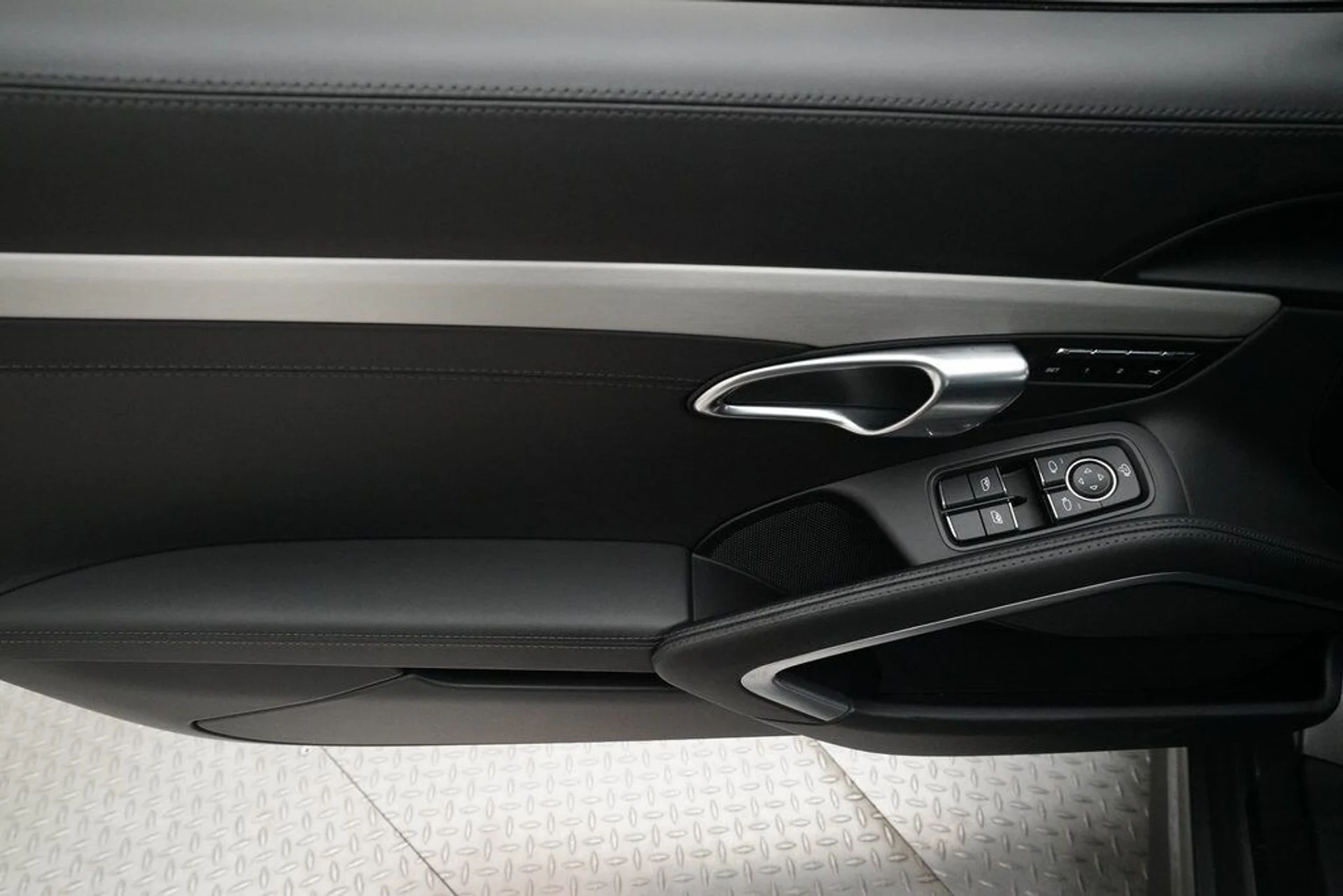 mph015_1965923676_236e6ef381009629ff759f9921c65c1fx_14d542f9e7