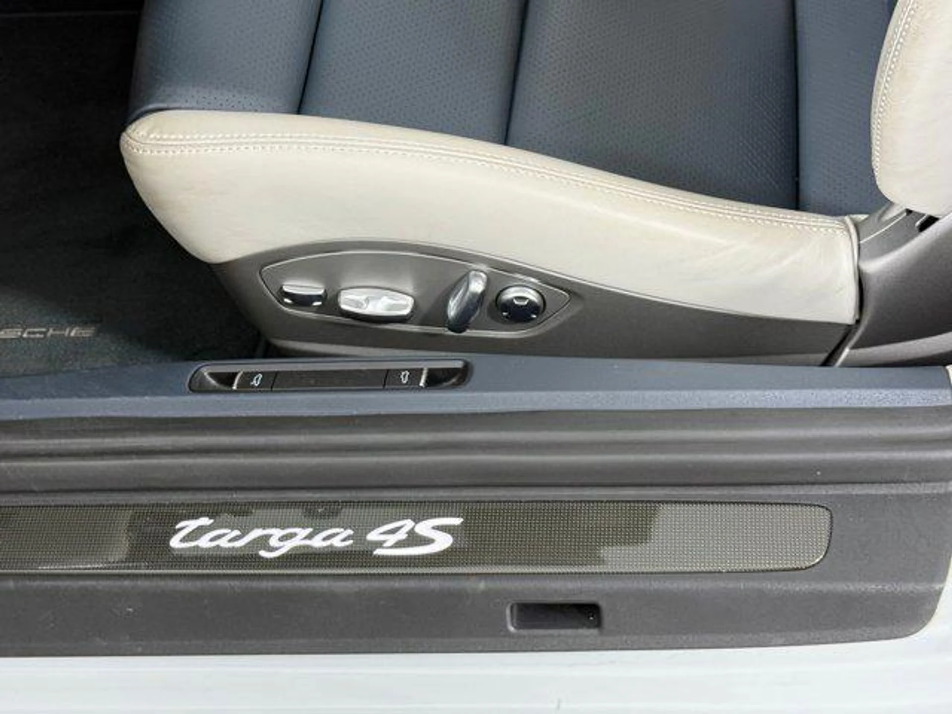 mph015_1966531850_2_EC_Jer_TIR_3_N0_C_Jg7_B4jku6lb_Kj_M_21613d2e3d