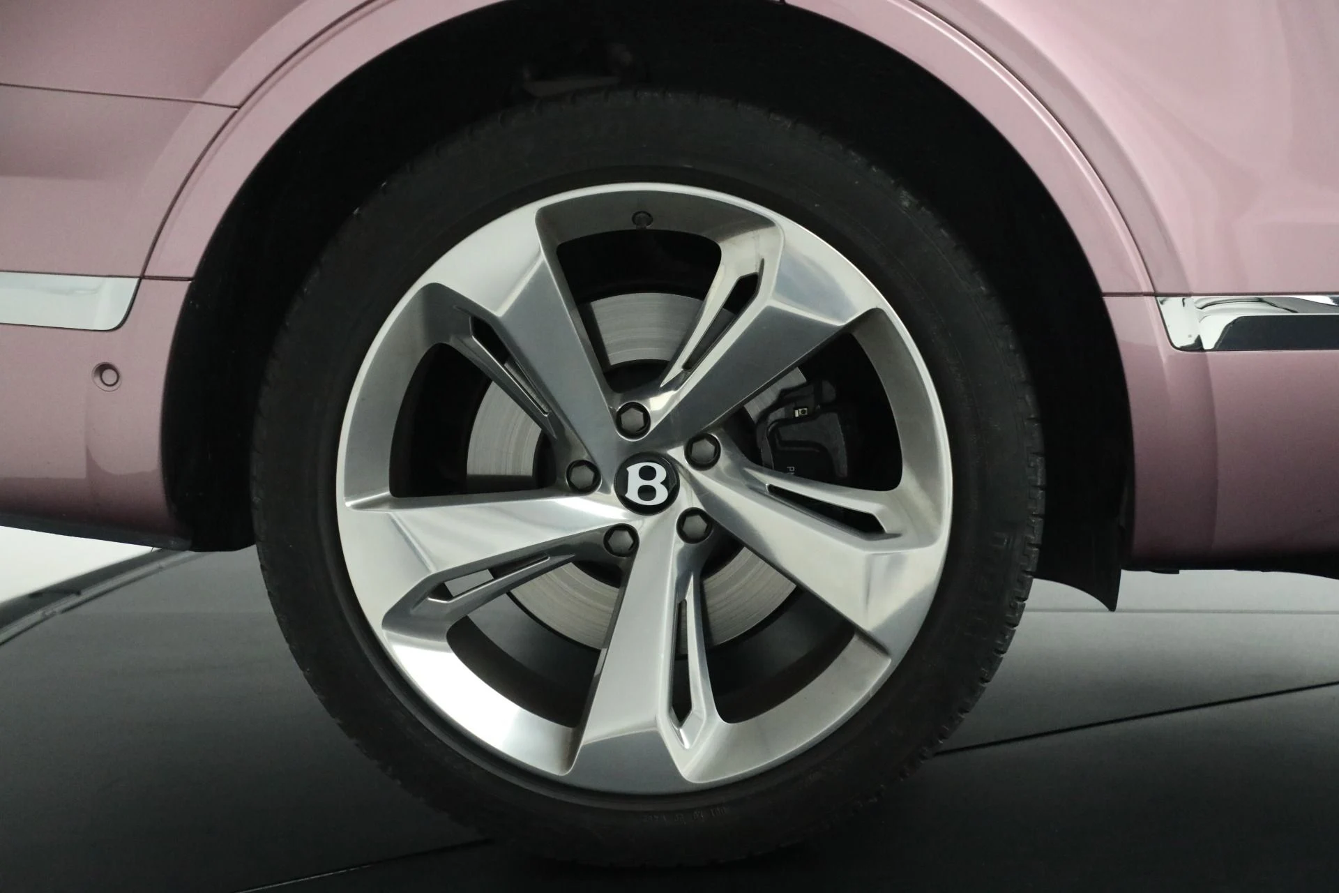 mph015_1970164401_Used_2019_Bentley_Bentayga_V8_1721831801_6e6d12ce26