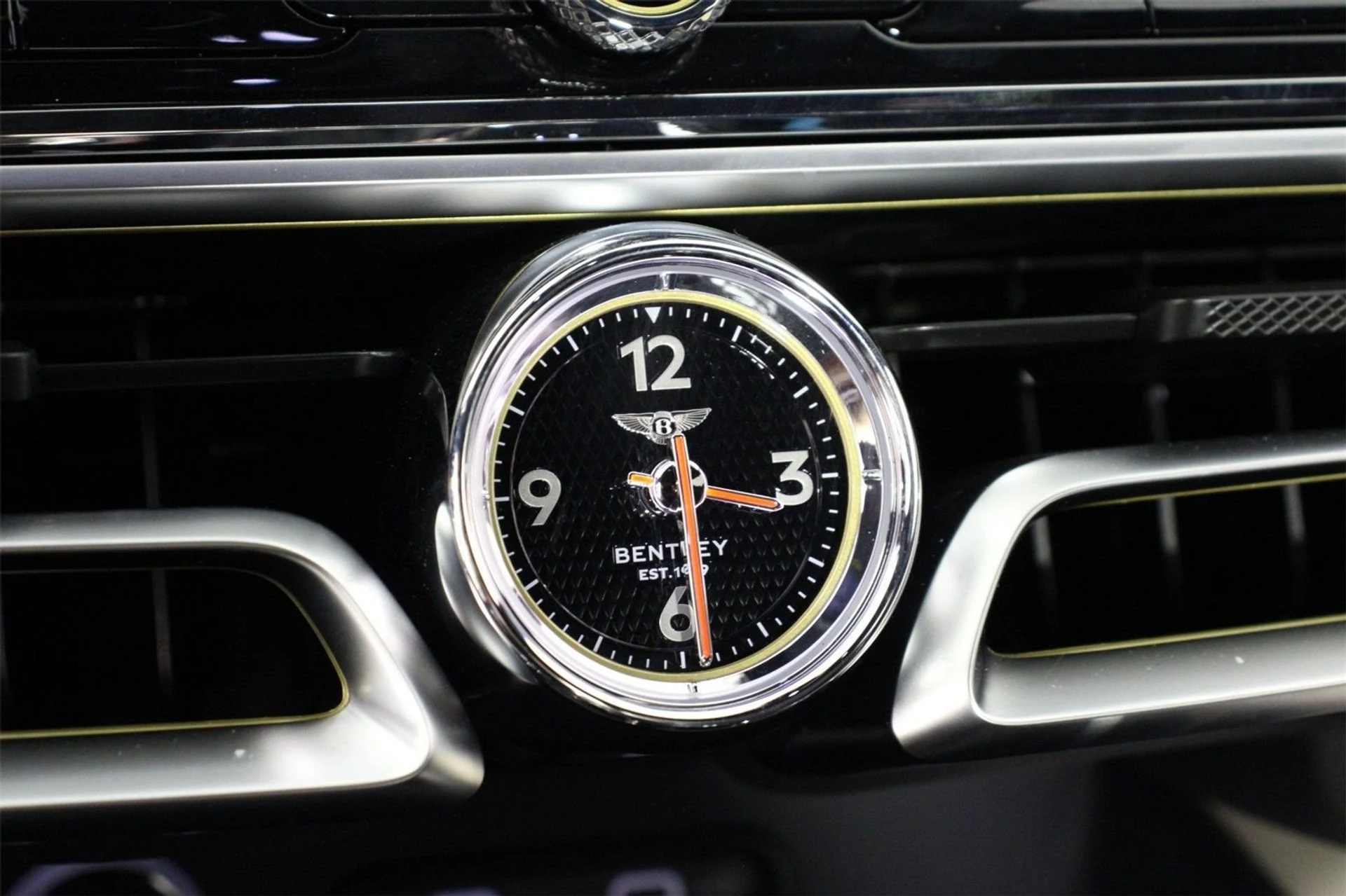 mph015_1970476694_37f2ca341ffe429c32e03bd80f08d1b1_bdeb796228