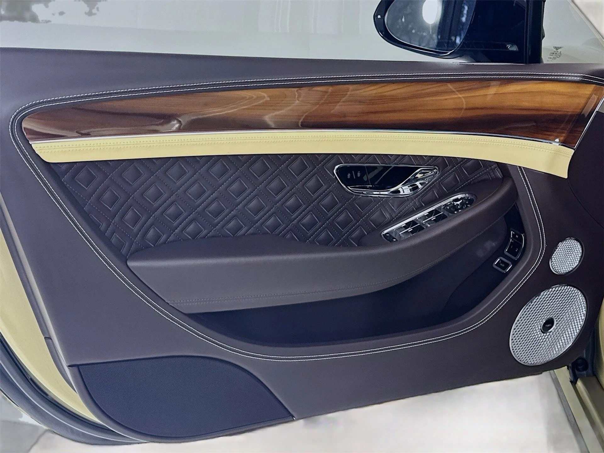 mph015_1973316565_be77371b8d2265aba1ef012b2c5ebab5x_7eaca445f1