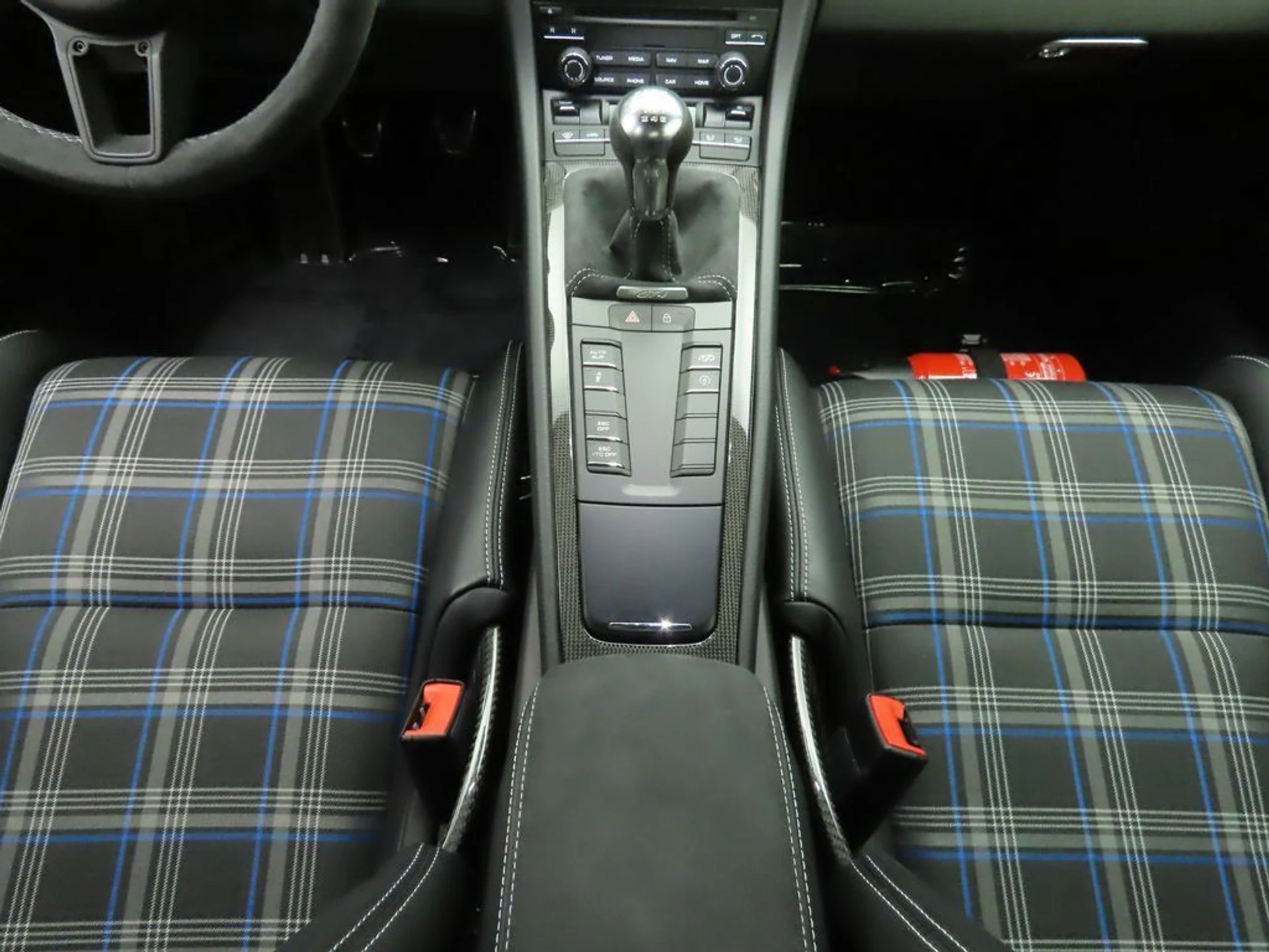 mph015_1974749107_used_2020_porsche_718_cayman_gt4coupe_8119_22982883_16_1024_2a05d41a7e