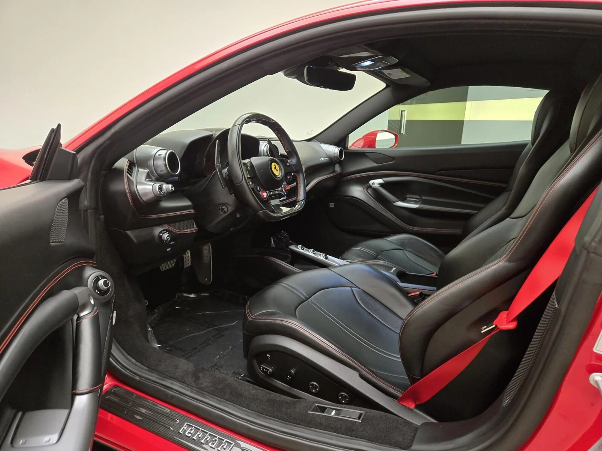 mph015_1976927463_Used_2020_Ferrari_F8_Tributo_1756364914_baac2ca571