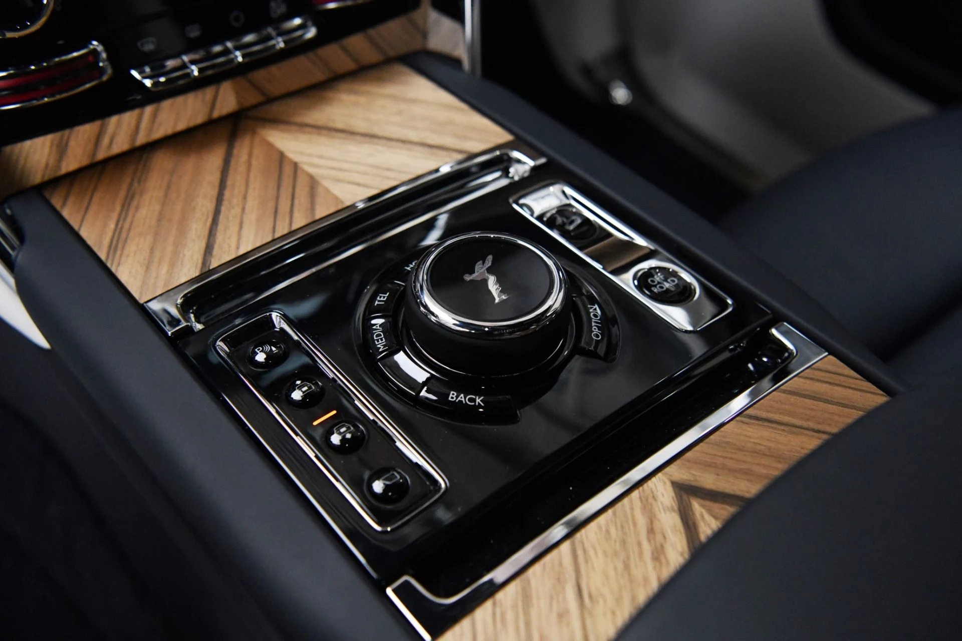 mph015_199099830_11740_p17_l_425fd8ee82