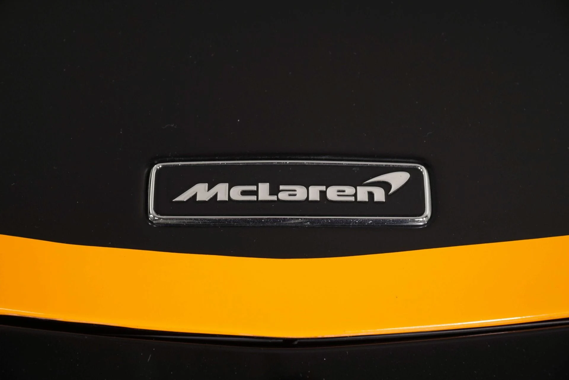 mph015_1994479142_Used_2020_Mc_Laren_620_R_1776144012_c720354ffa