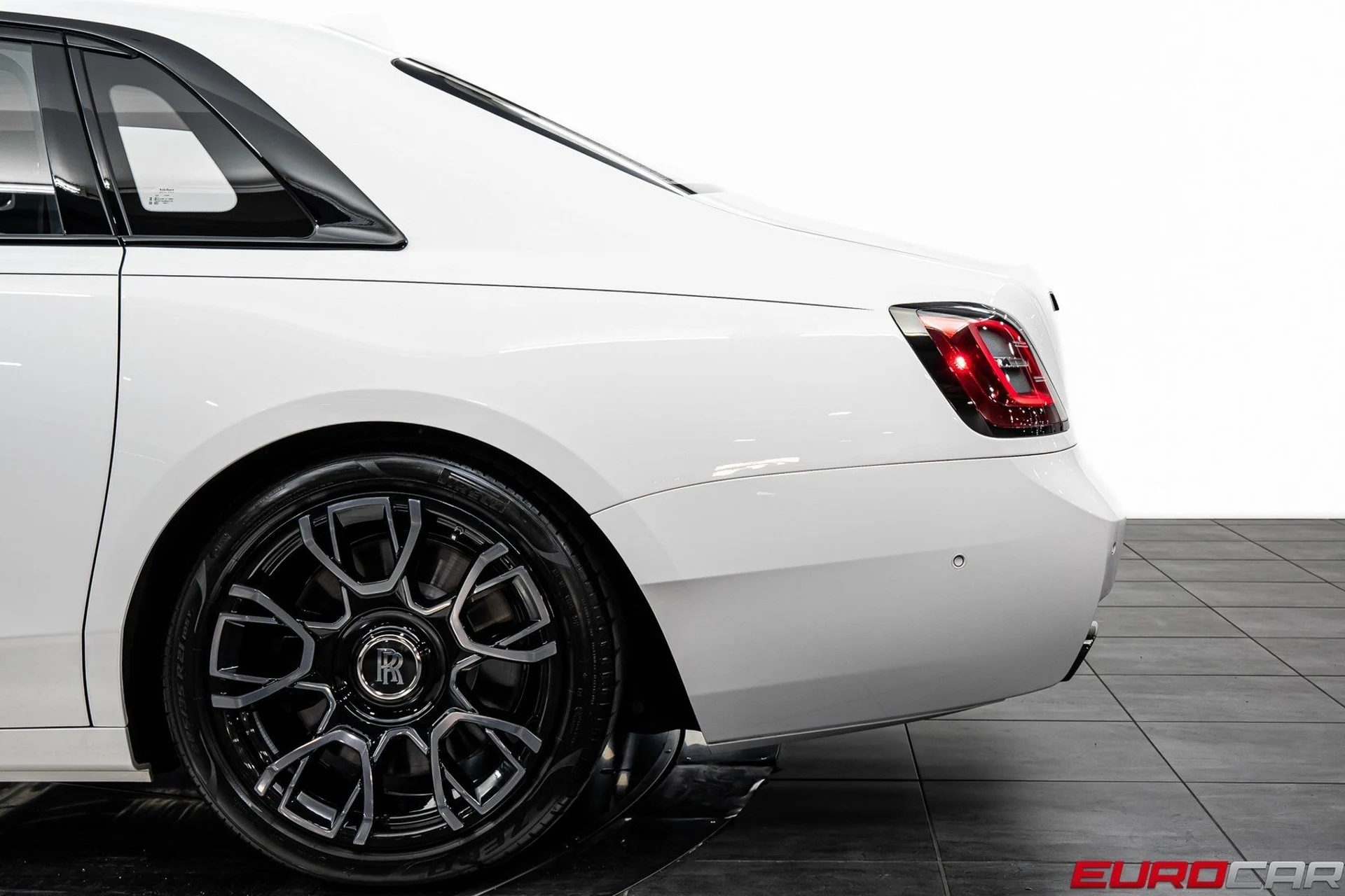 mph015_1996769949_image_16_3d4328c74d