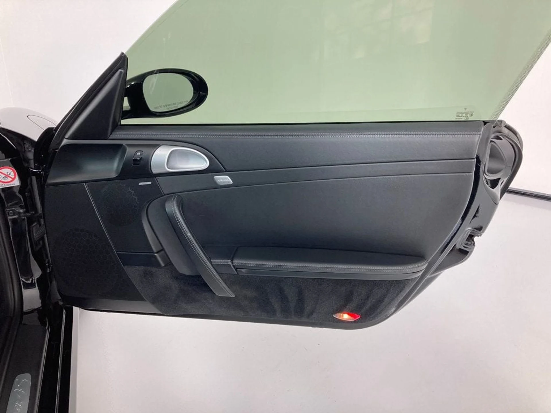 mph015_19975258_5f060aad53fca52c13571d8f6d35d016_e24cf6710e