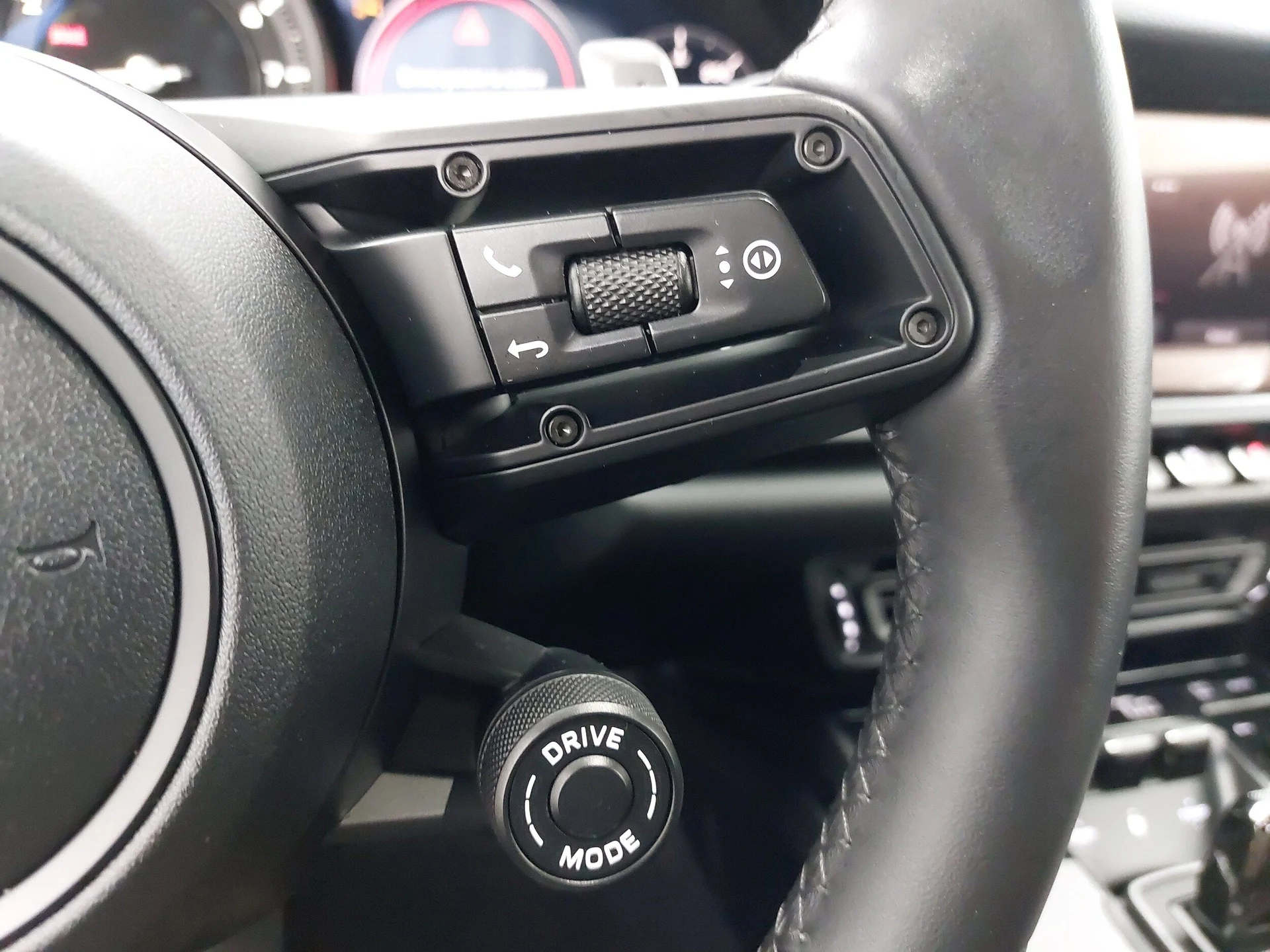 mph015_200400310_3f91556a9dfc7cb0406e7baf8e805f36x_75106023a3