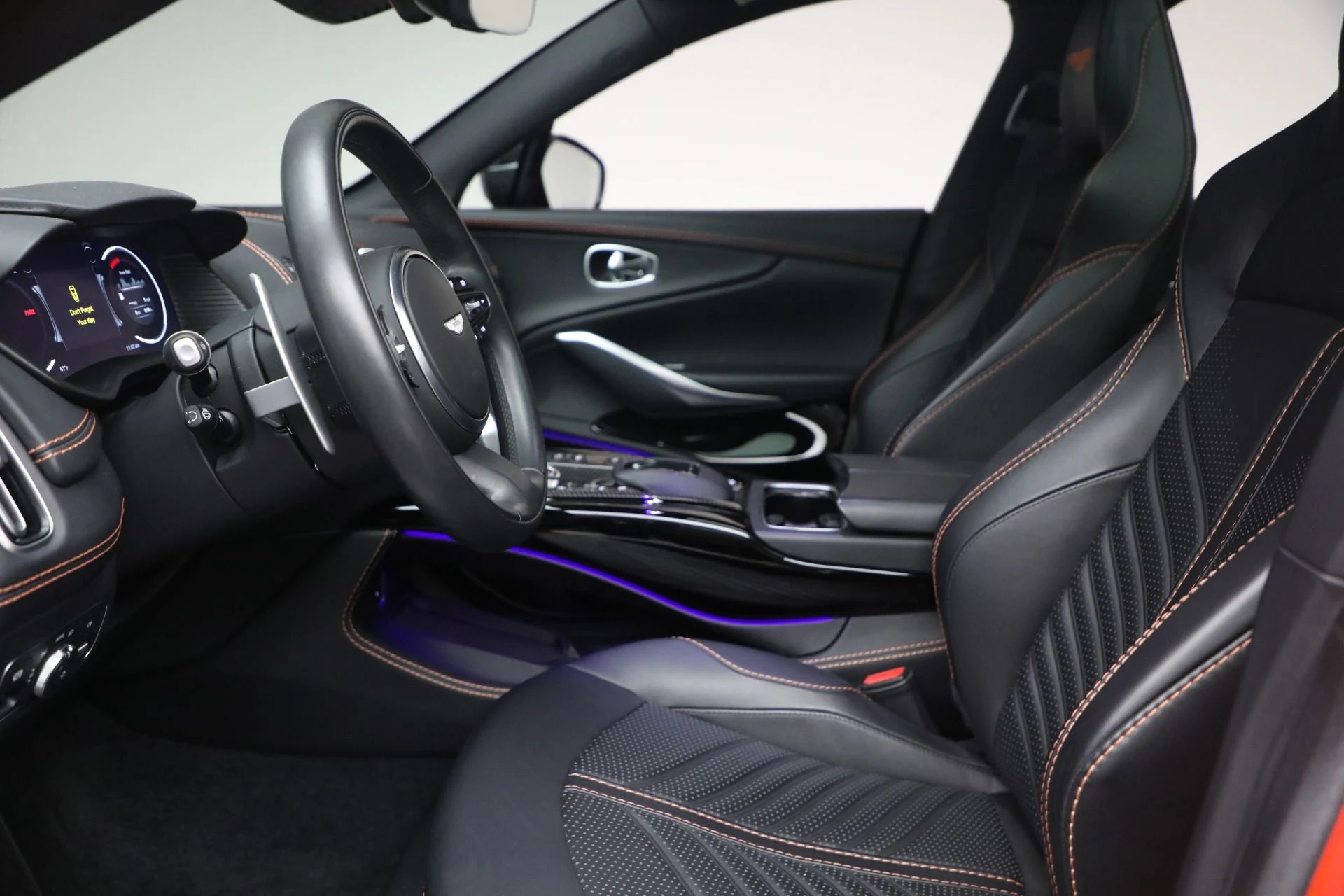 mph015_2021632223_Used_2023_Aston_Martin_DBX_707_1764179397_bb977eef95