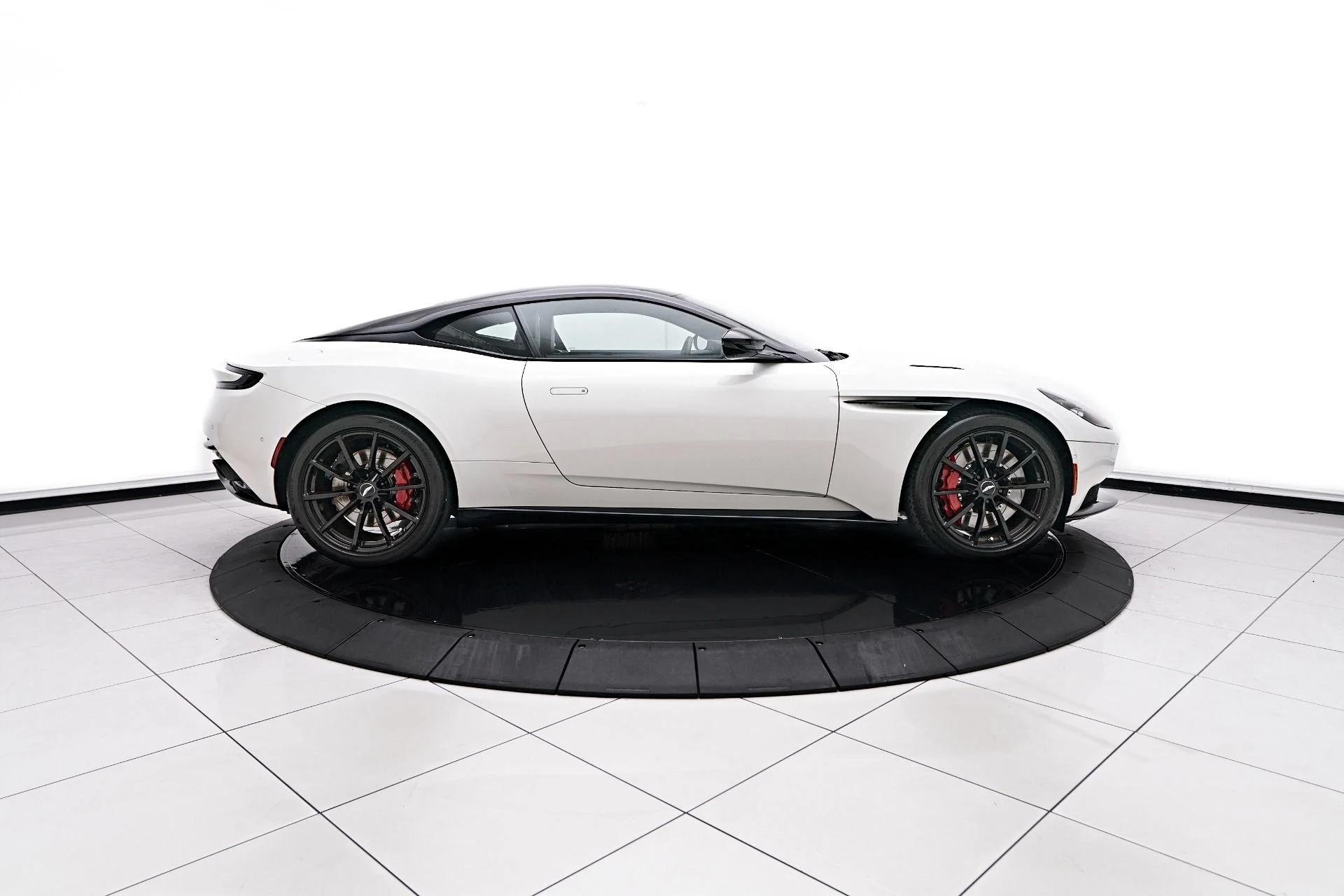 mph015_2028834571_Used_2020_Aston_Martin_DB_11_AMR_1756239336_96cfd470c6