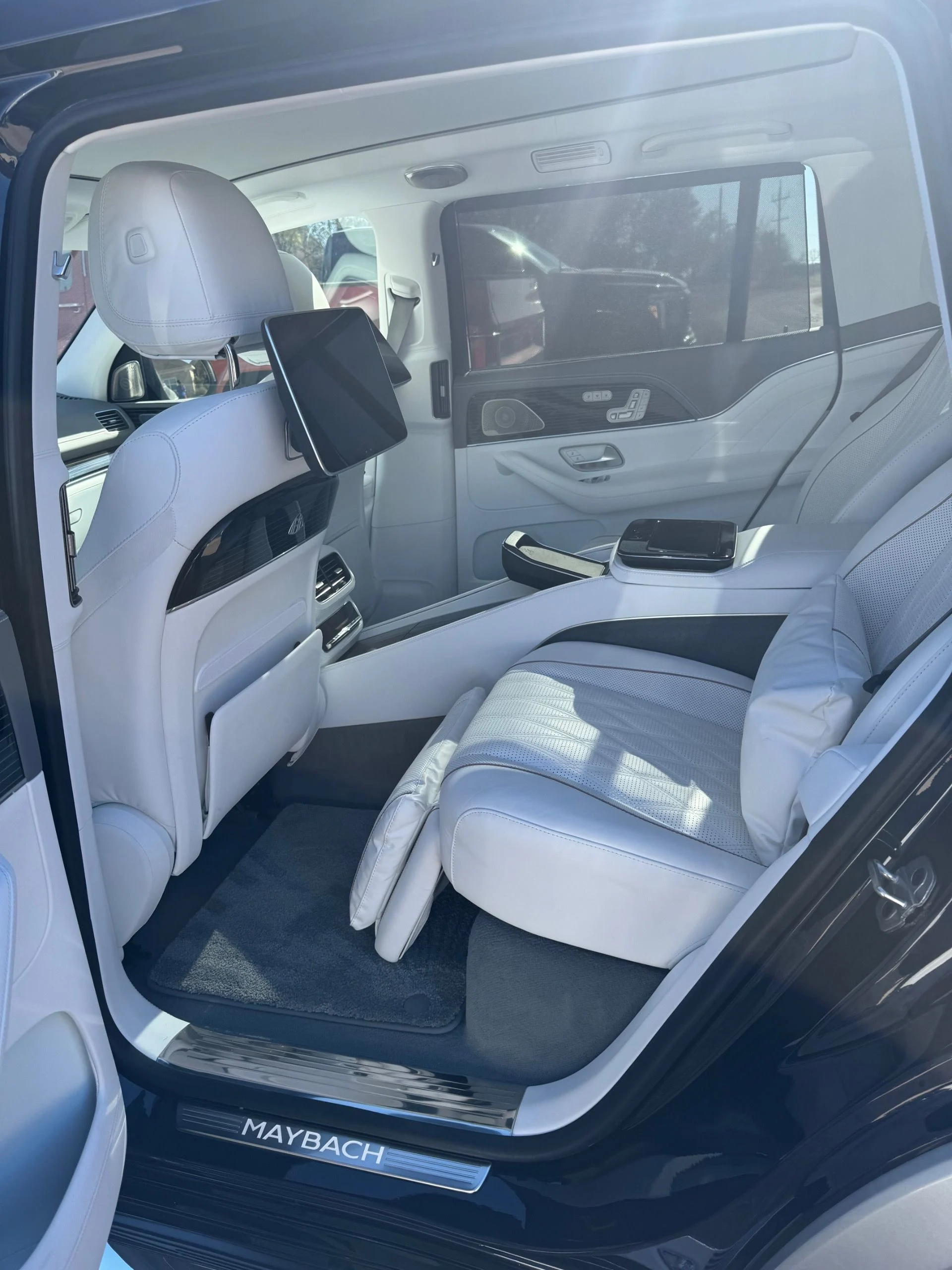 mph015_2032444761_Used_2024_Mercedes_Benz_GLS_Mercedes_Maybach_GLS_600_4_MATIC_1767127094_7568434dae