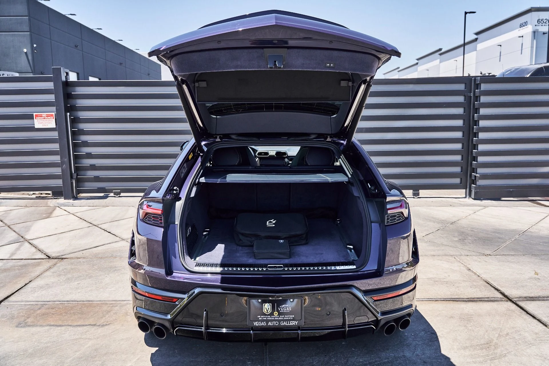 mph015_2040910836_Used_2025_Lamborghini_Urus_SE_1780417221_ed3c3fb694